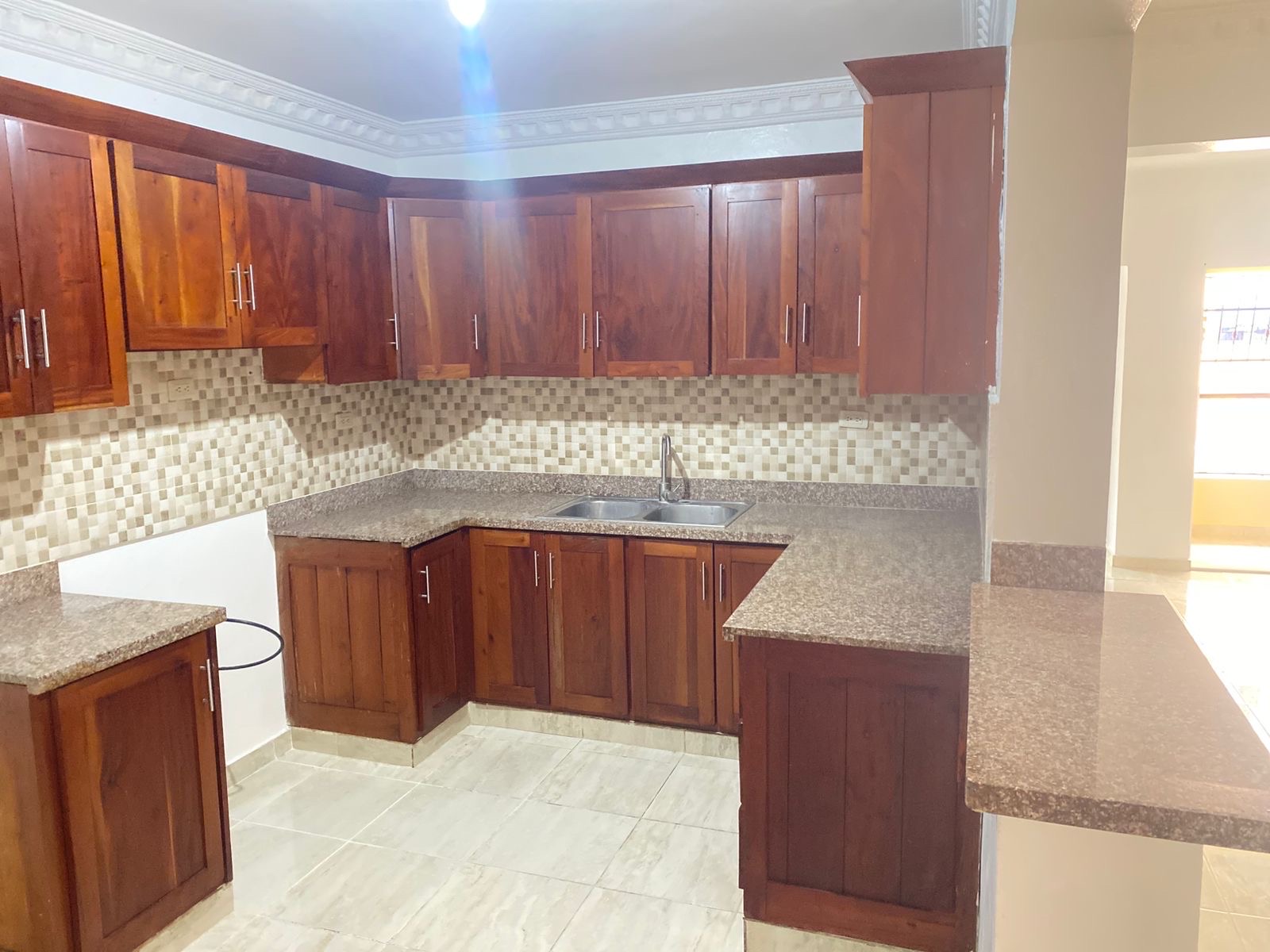 apartamentos - SE VENDE - Apt 1er piso con 150m2 Alma Rosa, Precio 8.5 SDE.  2
