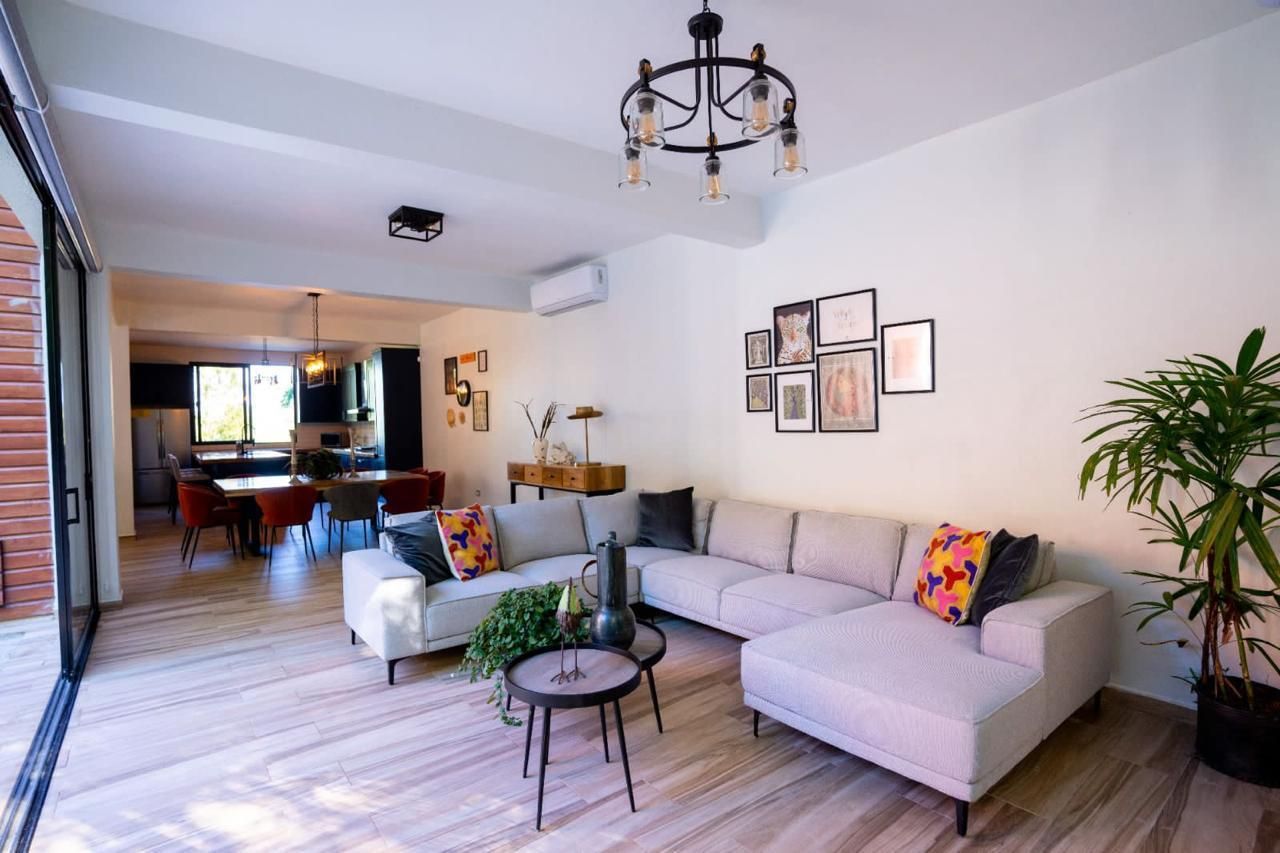 casas vacacionales y villas - Exclusiva Villa en Venta con Áreas Verdes y Piscin 8