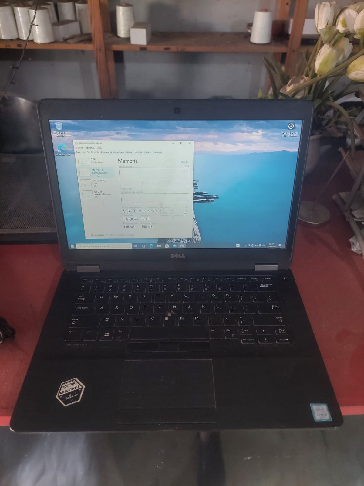 computadoras y laptops - Se vende lapto de oportunidad.13,000 Negociable.