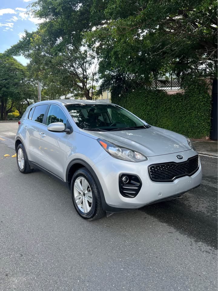 jeepetas y camionetas - Kia Sportage LX 2019 Negociable 4