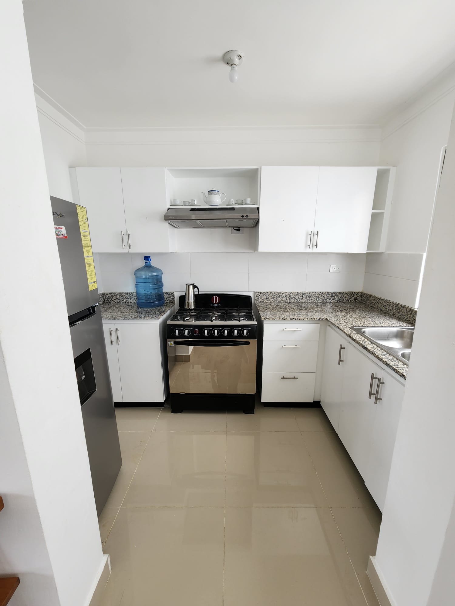 apartamentos - Hermoso apartamento en los frailes, 2do nivel, de poco uso, santo domingo este 2