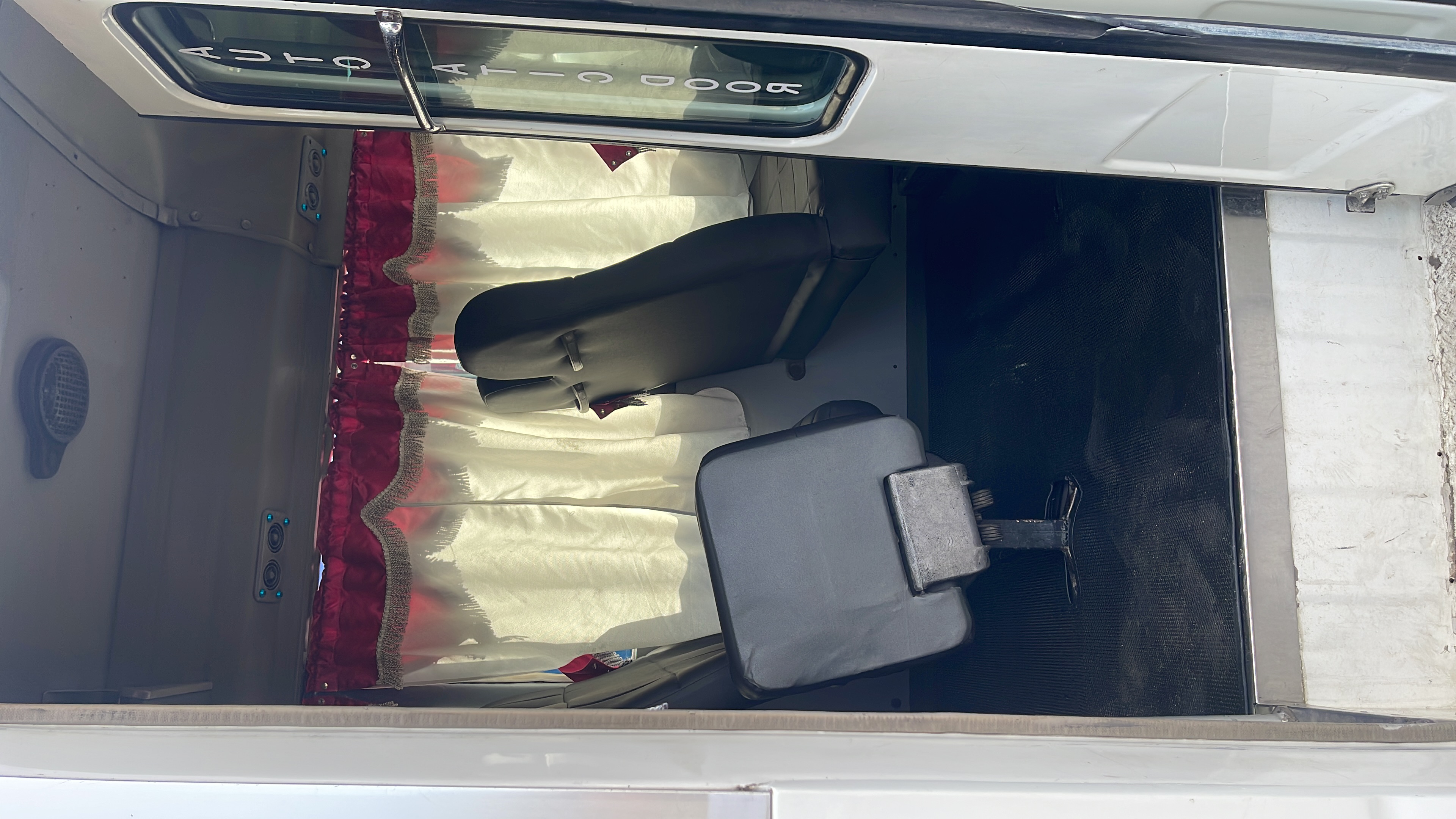 camiones y vehiculos pesados - Toyota coaster 2010  4