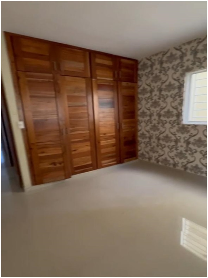 apartamentos - Apto  3 HABS.,  2do. NIVEL, SAN FCO MACORIS, URB., CAPERUZA II, salida a Santo D 7