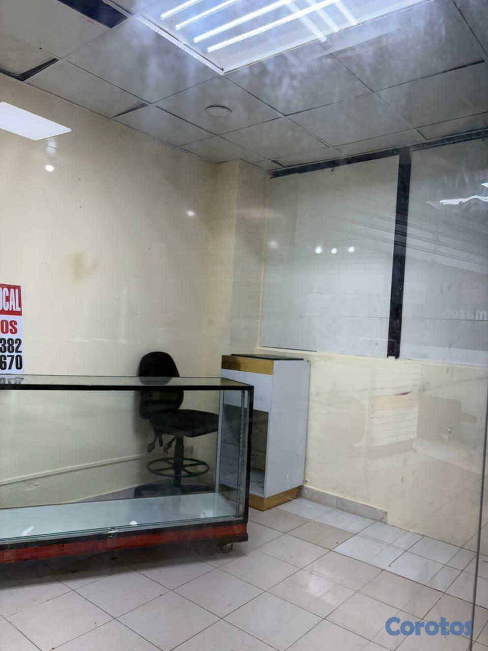 oficinas y locales comerciales - Alquiler Local Ubicado en la Zona Colonial 2