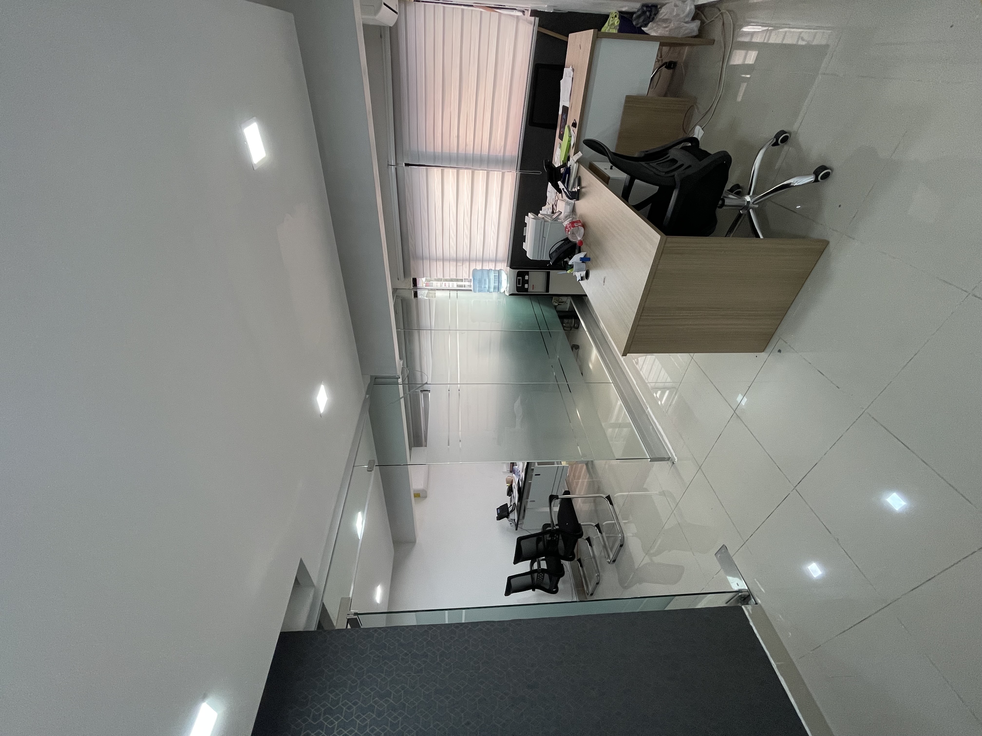 oficinas y locales comerciales - SE ALQUILA LOCAL EN EL MILLON  2