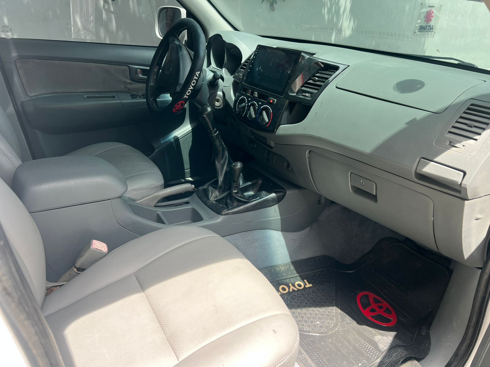 jeepetas y camionetas - toyota hilux  1
