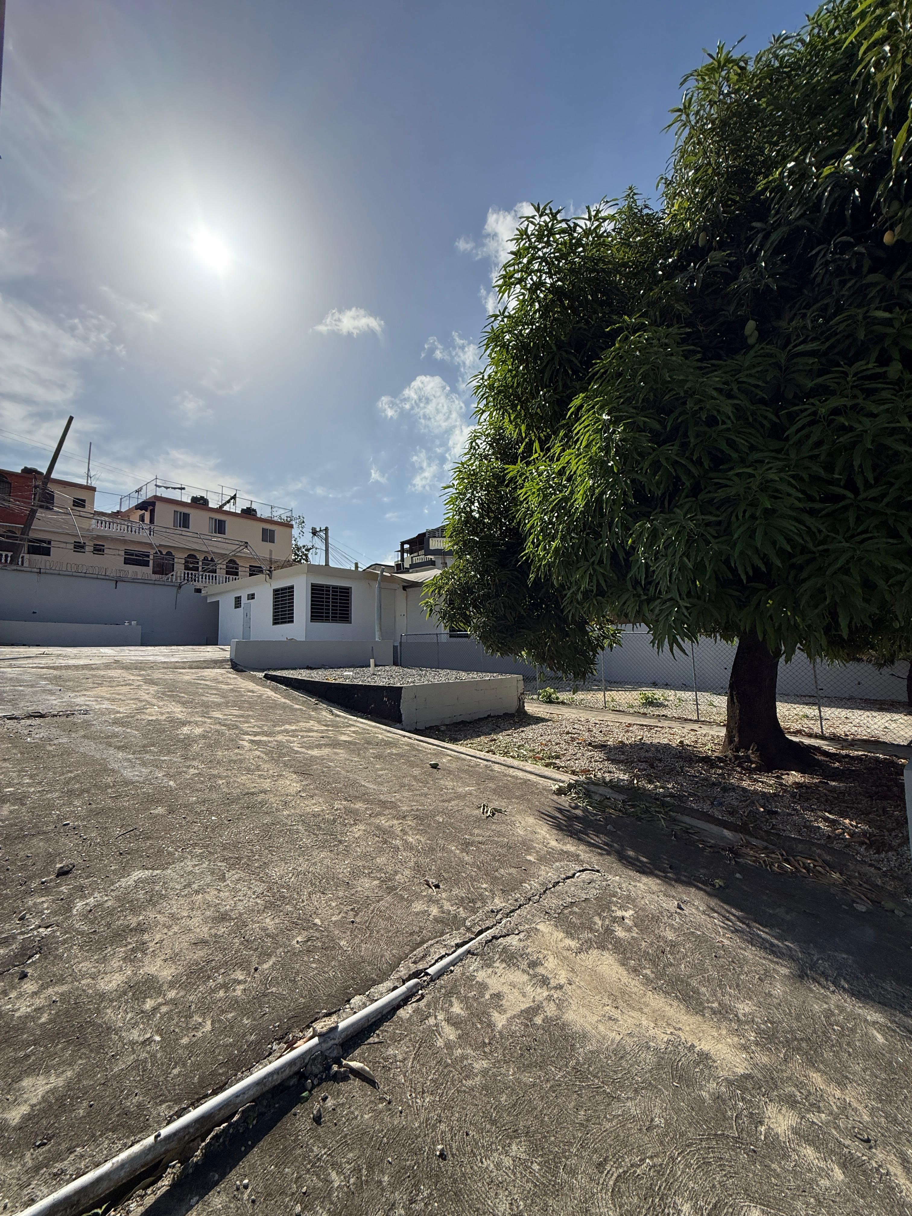 oficinas y locales comerciales - 🏡 *EN VENTA - Propiedad Comercial Estratégica* 📍 2