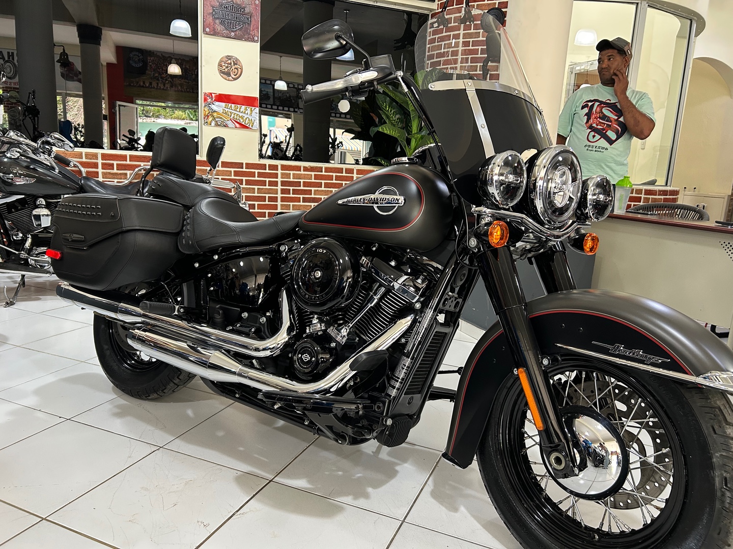 motores y pasolas - Harley Davidson Softail Heritage 2018 1