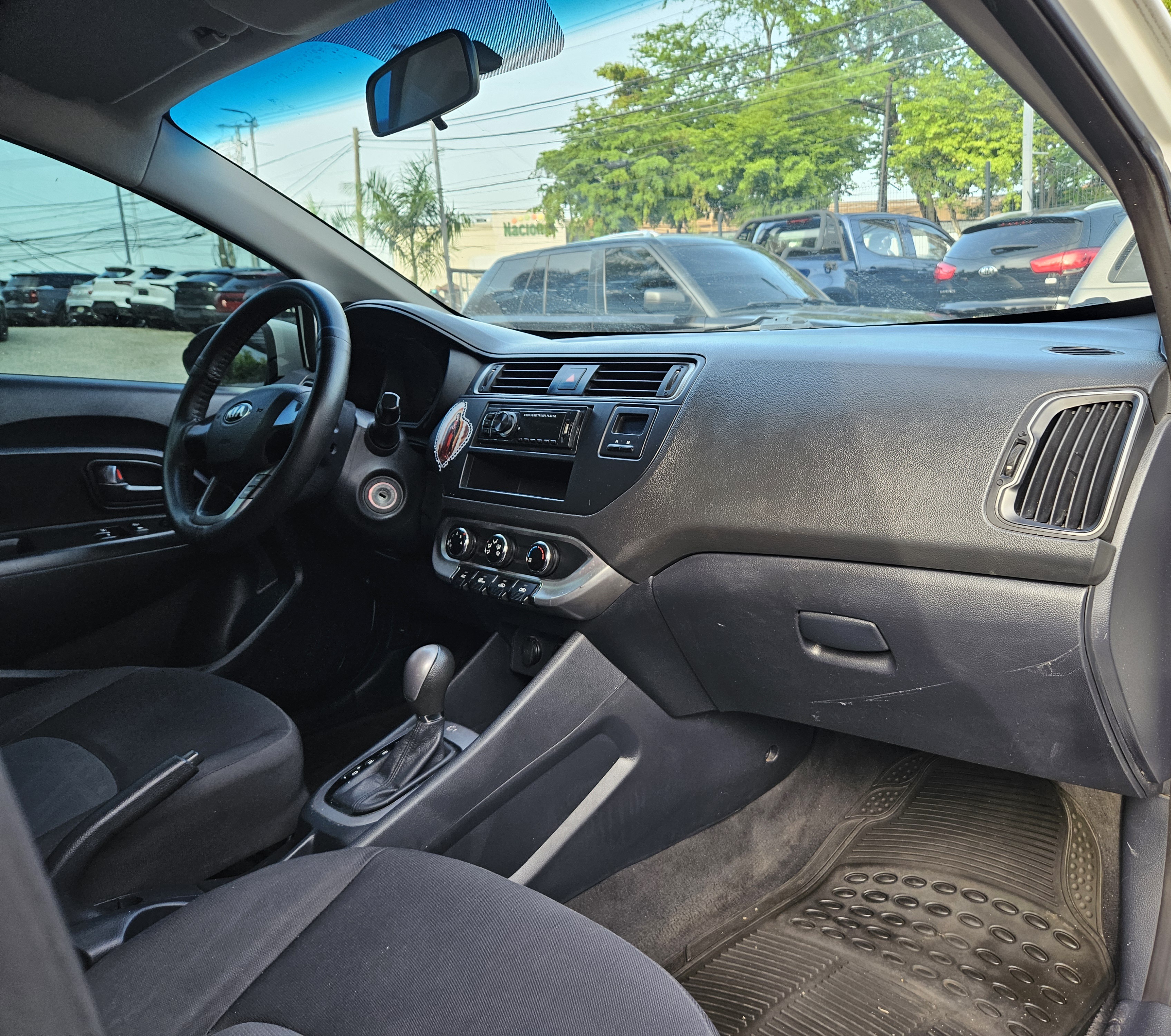 carros - KIA RIO 2016 
 8