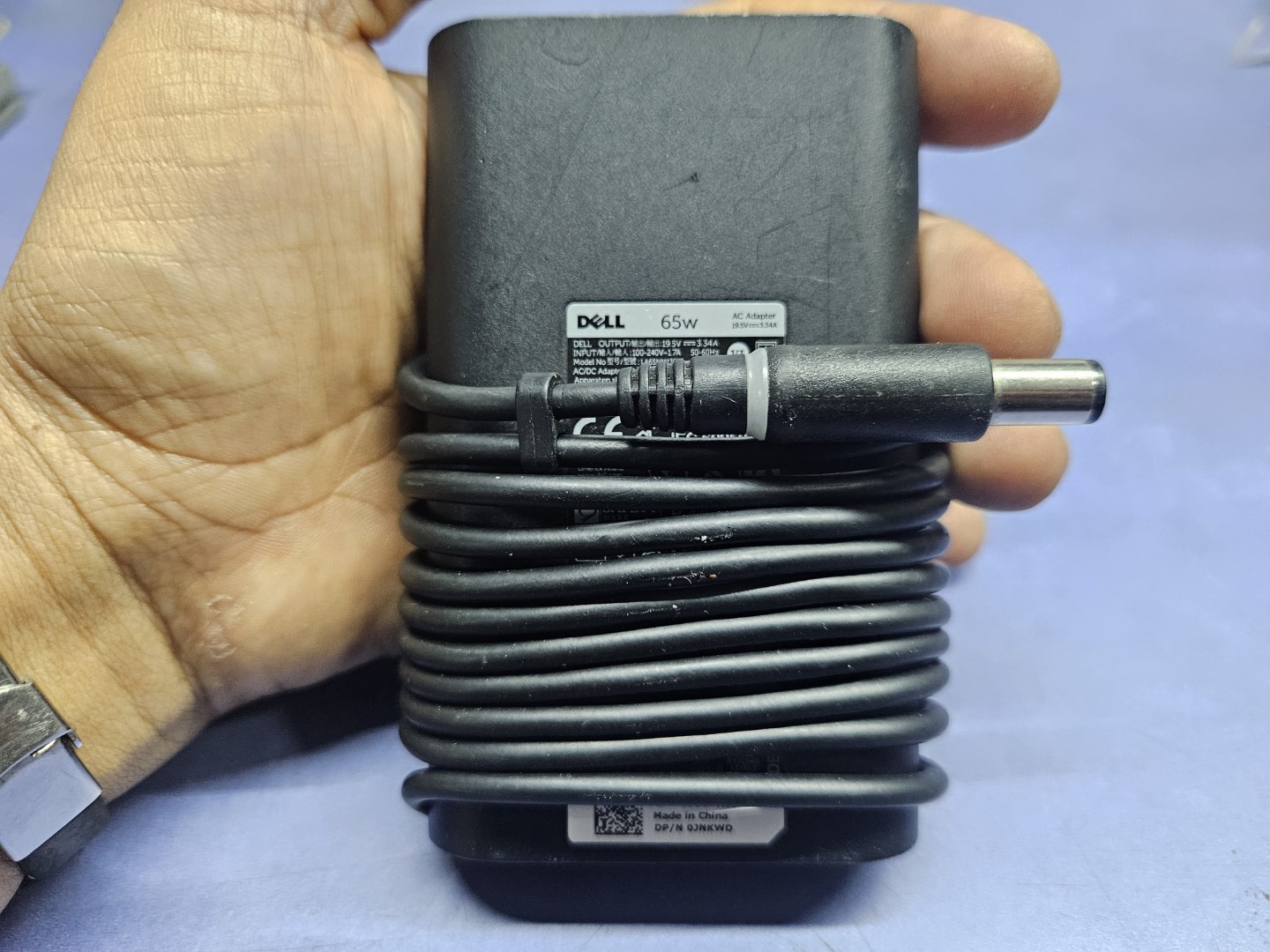 computadoras y laptops - Cargador Dell 65W plug ancho original