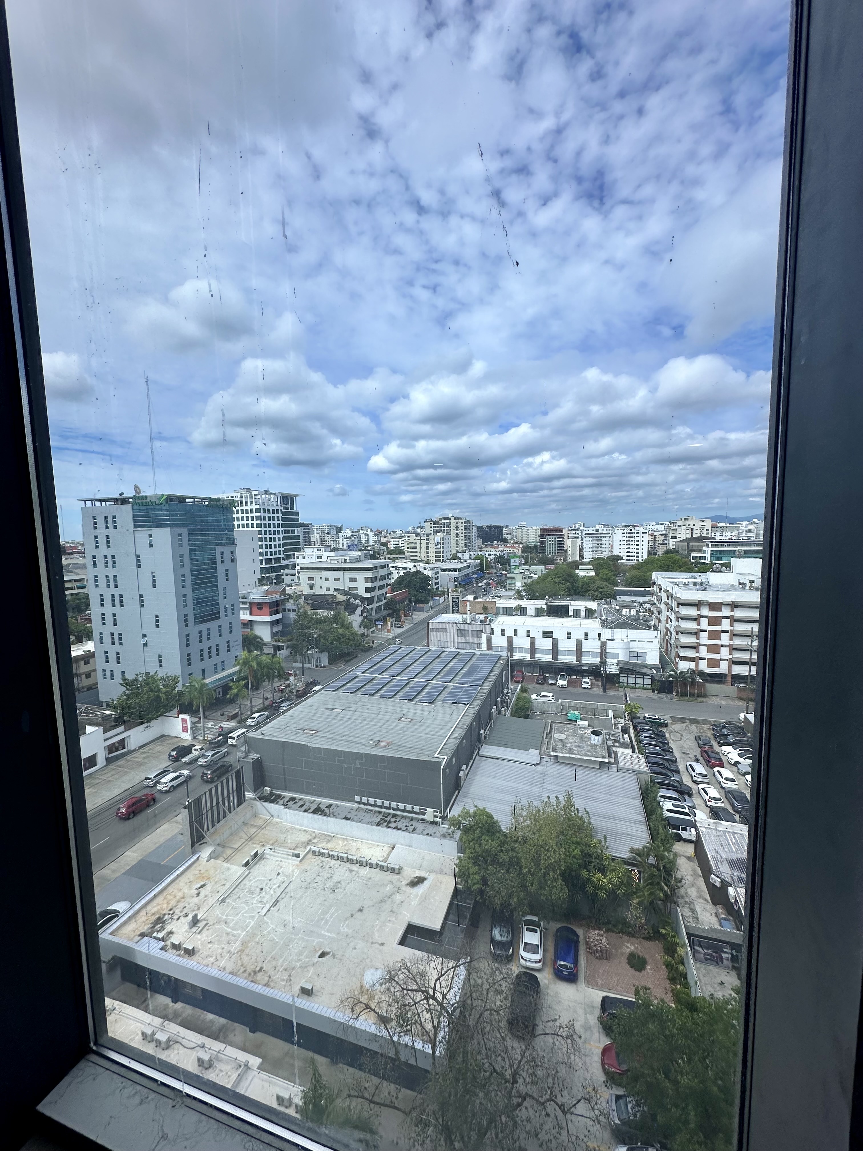 oficinas y locales comerciales - ¡Oportunidad Única en Piantini! Local en Venta en Villa Palmera Business Center. 2