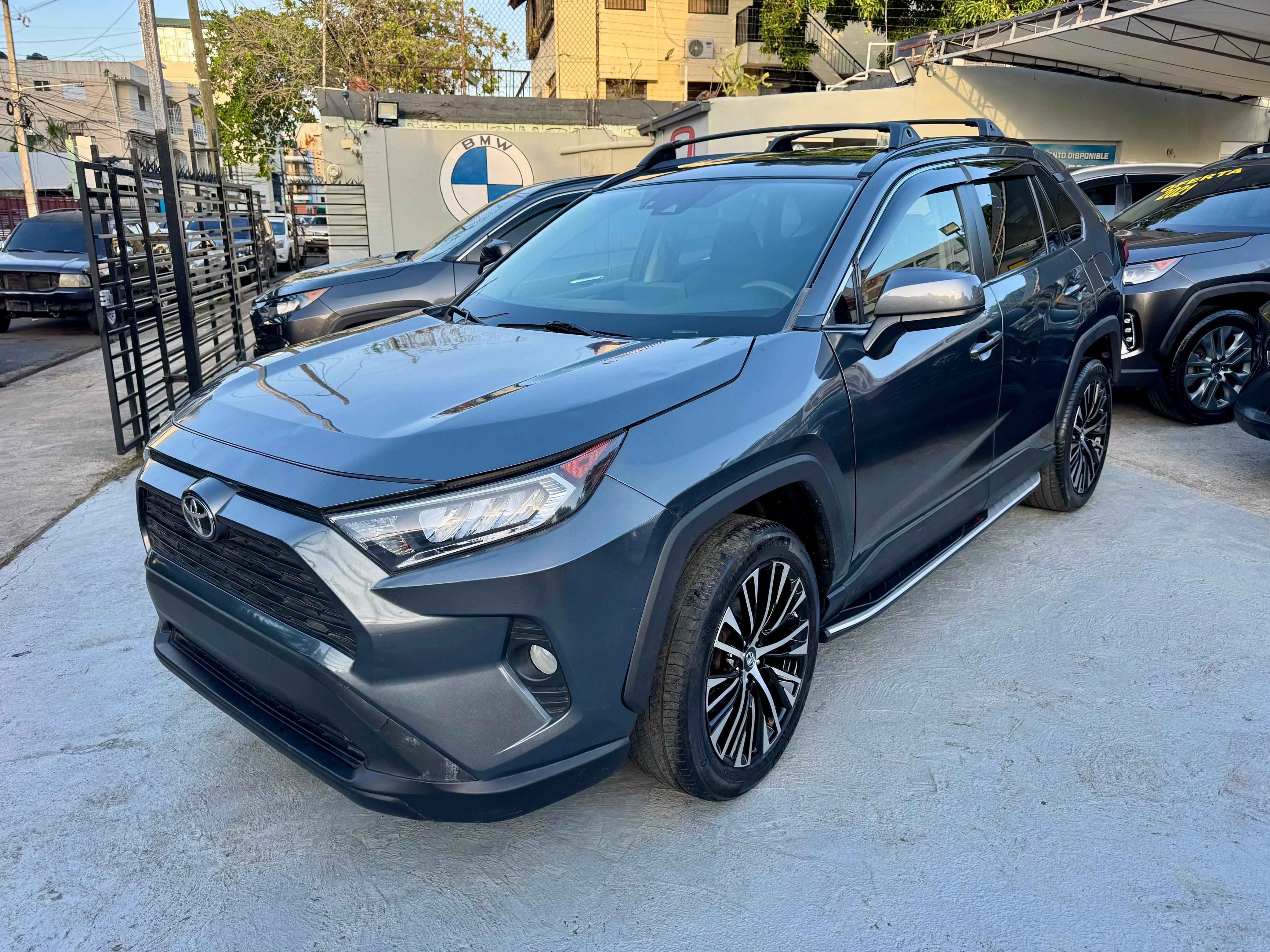 jeepetas y camionetas - Toyota RAV4 2019 LE plus  6