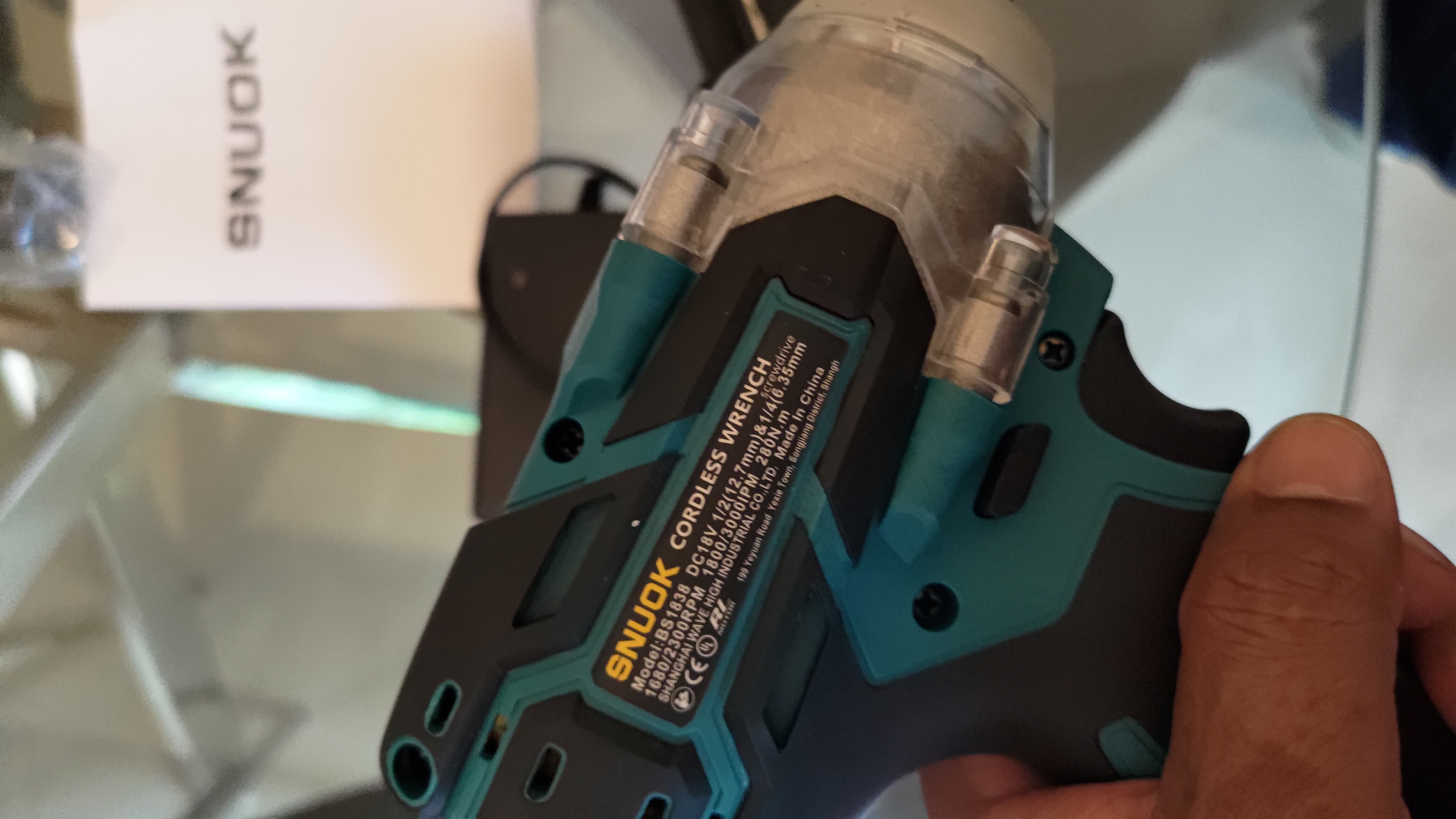 electrodomesticos - Vendo llave de impacto nueva con una batería y cargador 8