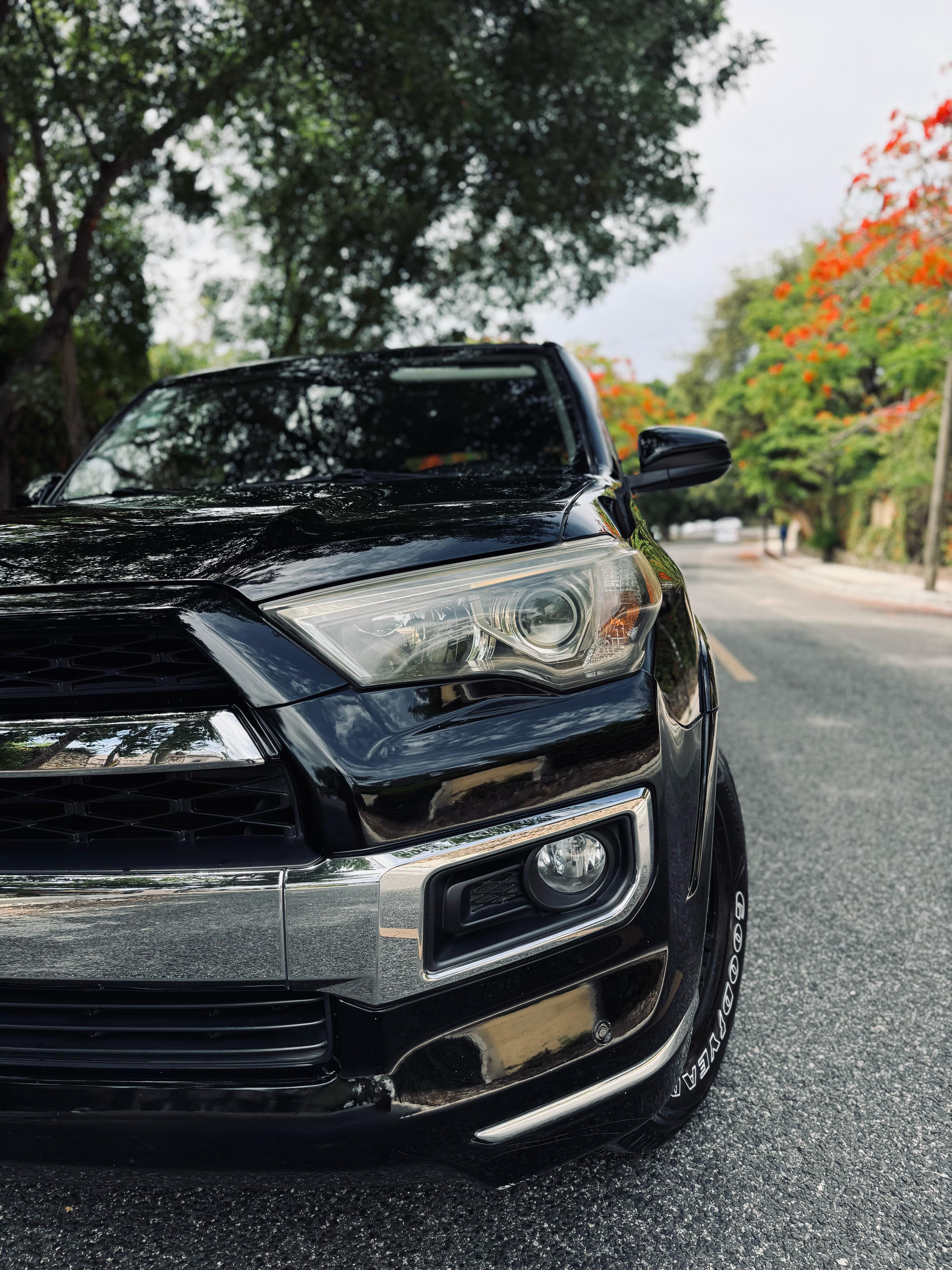 jeepetas y camionetas - Toyota 4Runner SR5 Negra 1