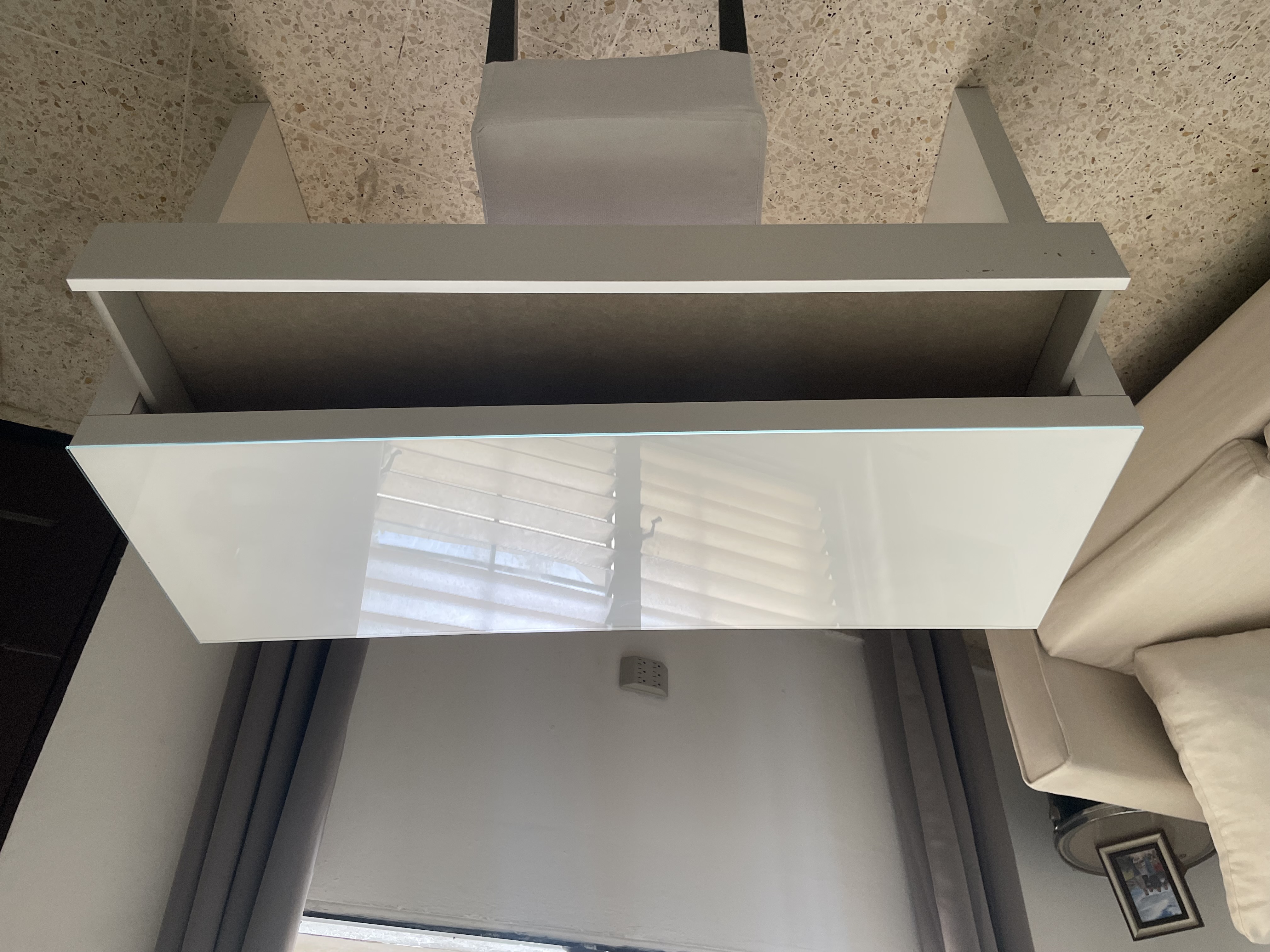 muebles y colchones - Mueble para tocador o escritorio  2
