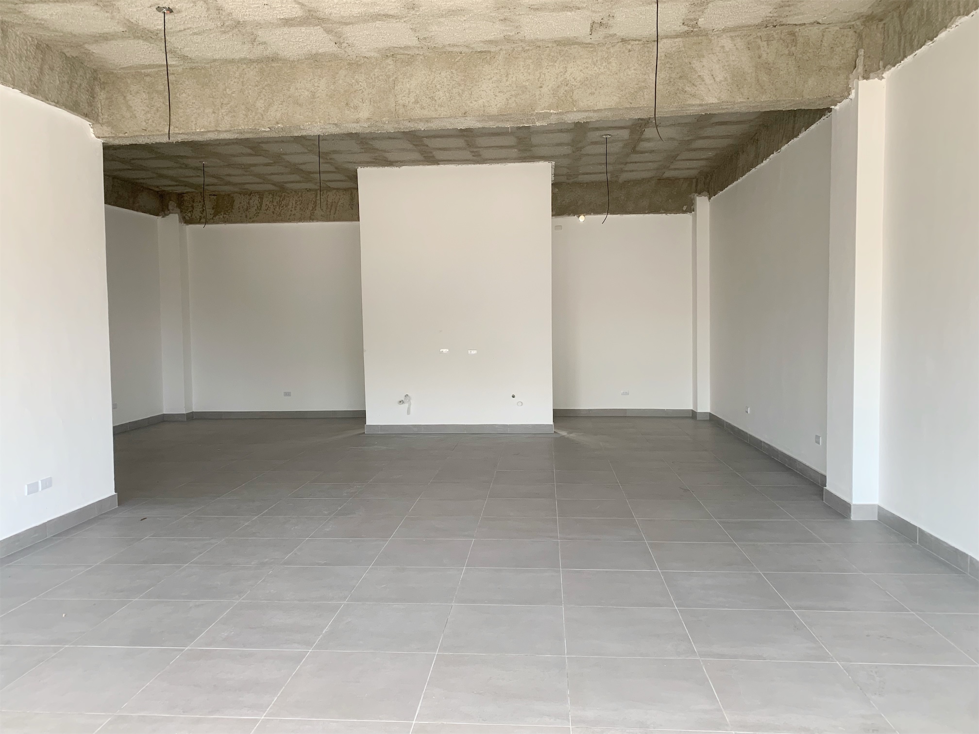 oficinas y locales comerciales - Local espacio abierto Prados 5