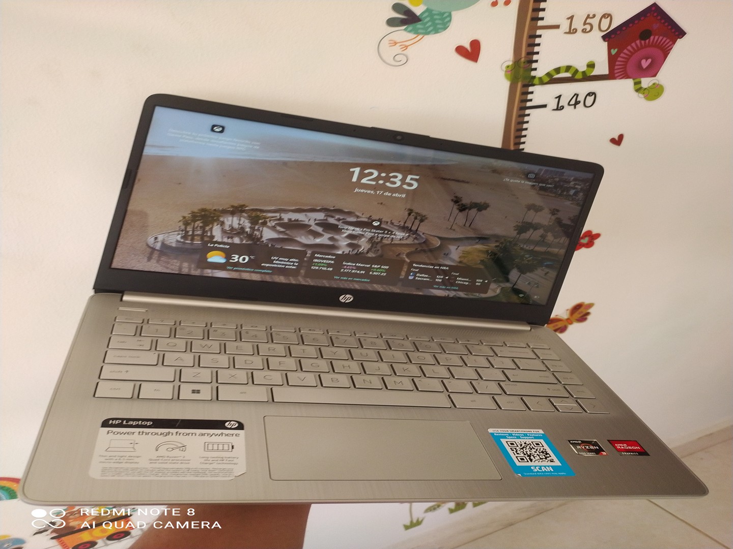computadoras y laptops - Vendo Laptop Gaming HP. Ryzen 3. Gráfica AMD Radeon Vega integrada  5