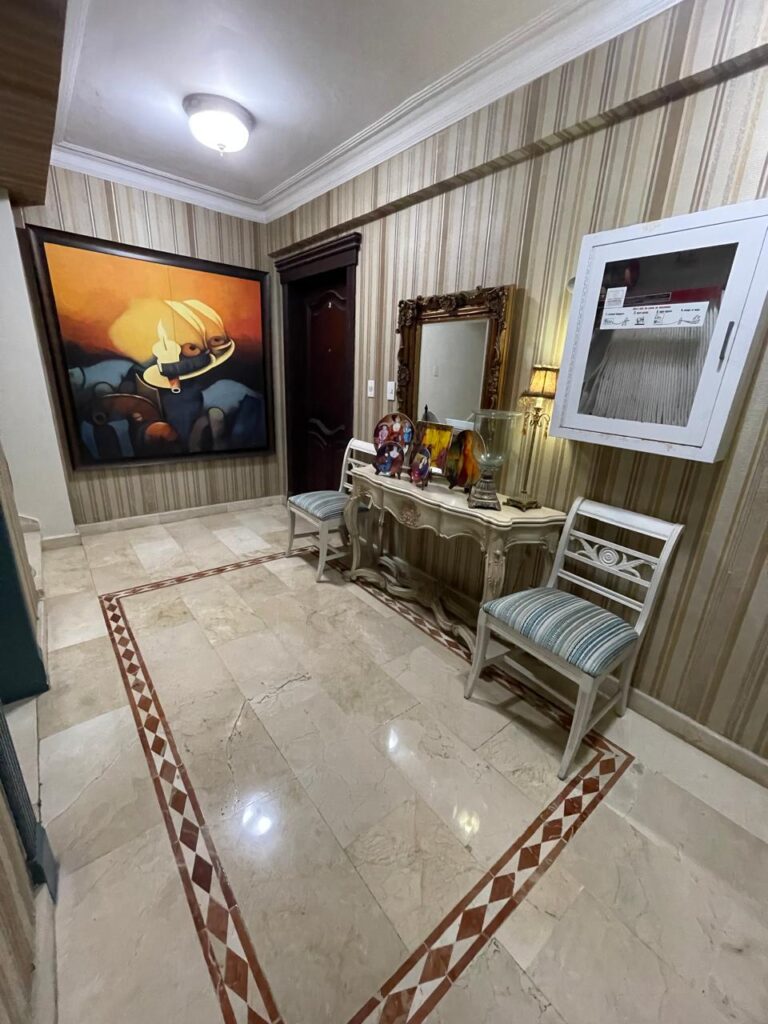 apartamentos - 2734- APTO. EN URB. REAL, STO. DGO.  5