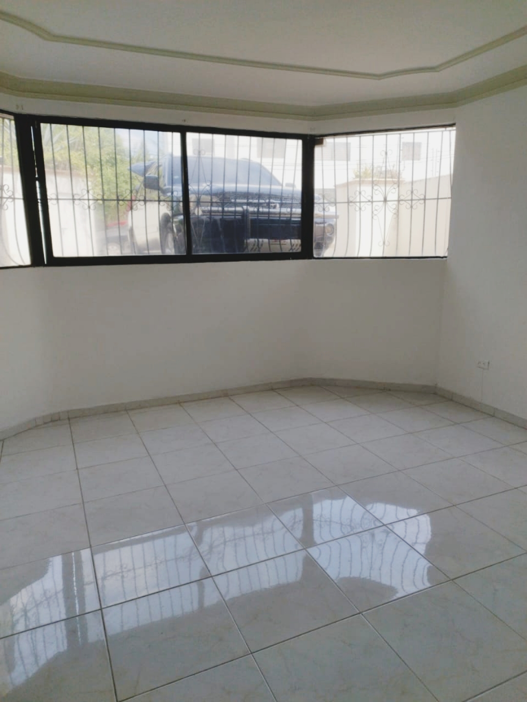apartamentos - -De Oportunidad -Se Vende Apartamento en La Española  (primer nivel) de 140  mts 2