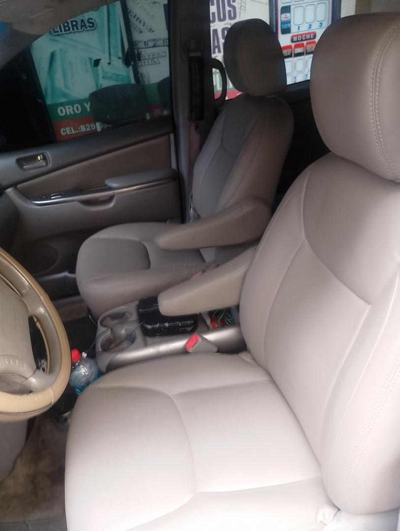 jeepetas y camionetas - Toyota Sienna 2009,. $399,000. 2