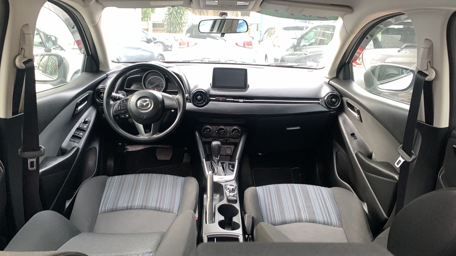 carros - MAZDA DEMIO 2019 7