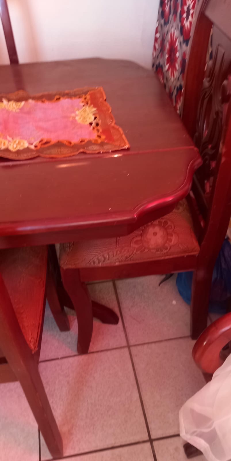 muebles y colchones - comedor en caoba de 4 sillas  4
