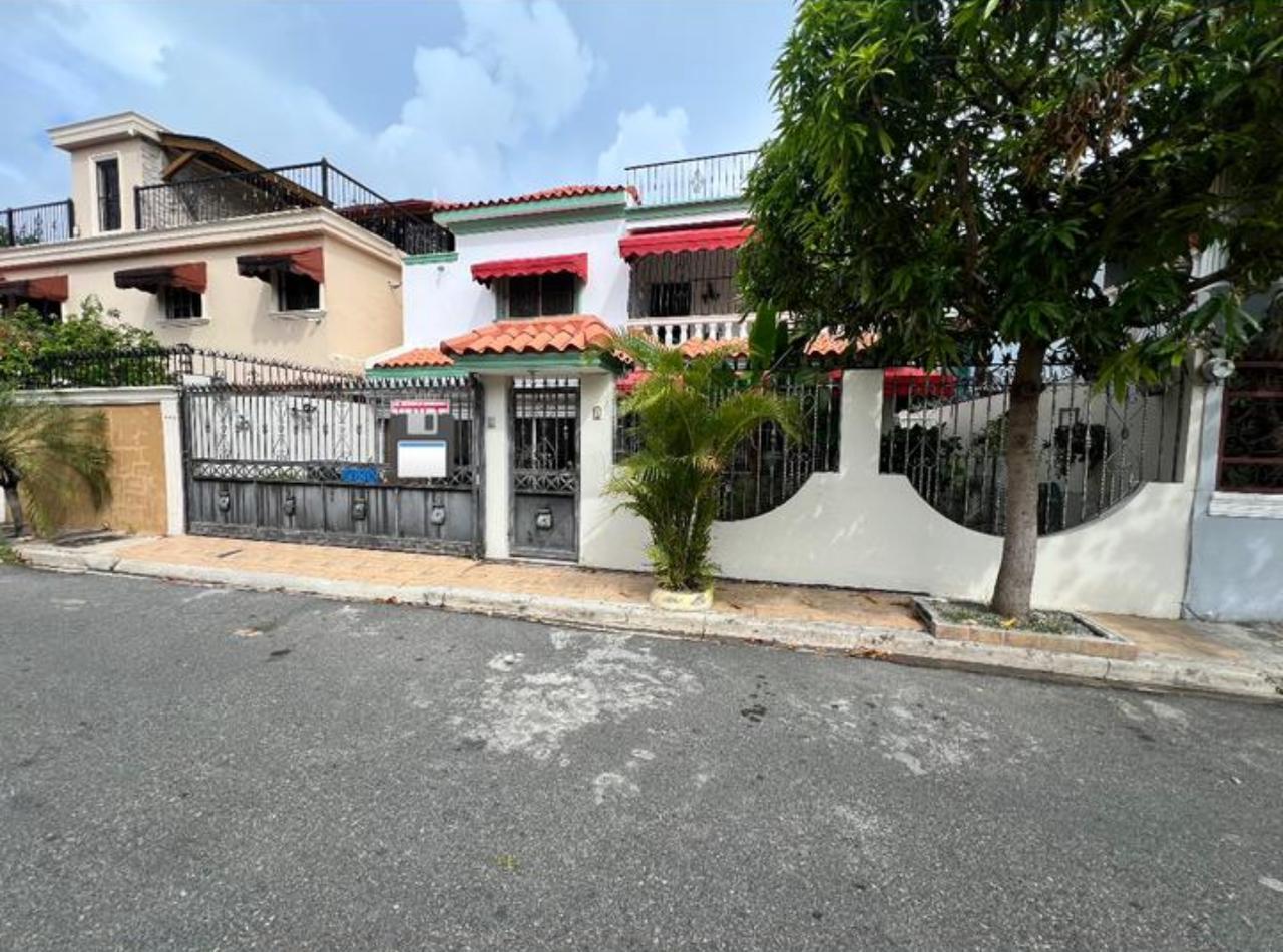 casas - VENDO CASA EN MIRADOR DEL ESTE 0