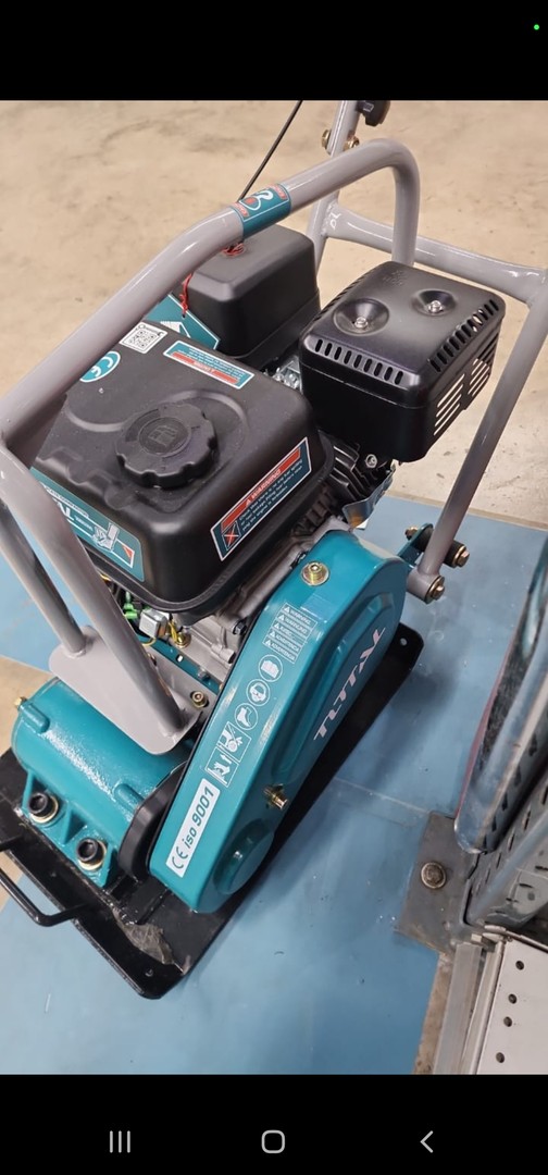 construccion e industrial - Ranita compatadora 6.5HP Gasolina 108 libra