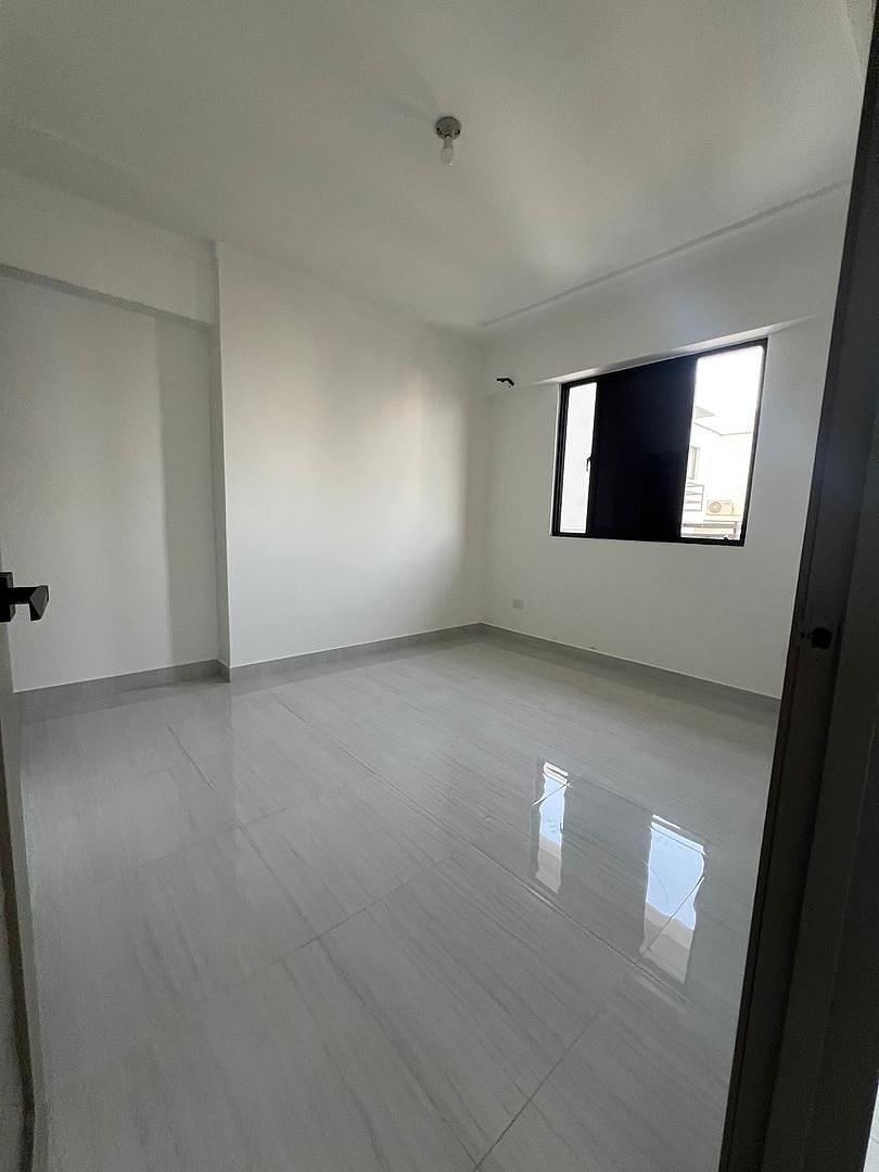 apartamentos - SE ALQUILA APARTAMENTO MODERNO EN BELLA VISTA. 6