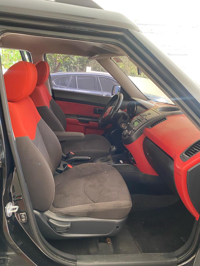 jeepetas y camionetas - Vendo Kia Soul 2011 color negro 3