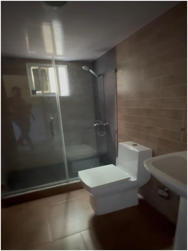 apartamentos - Apto  3 HABS.,  2do. NIVEL, SAN FCO MACORIS, URB., CAPERUZA II, salida a Santo D 5