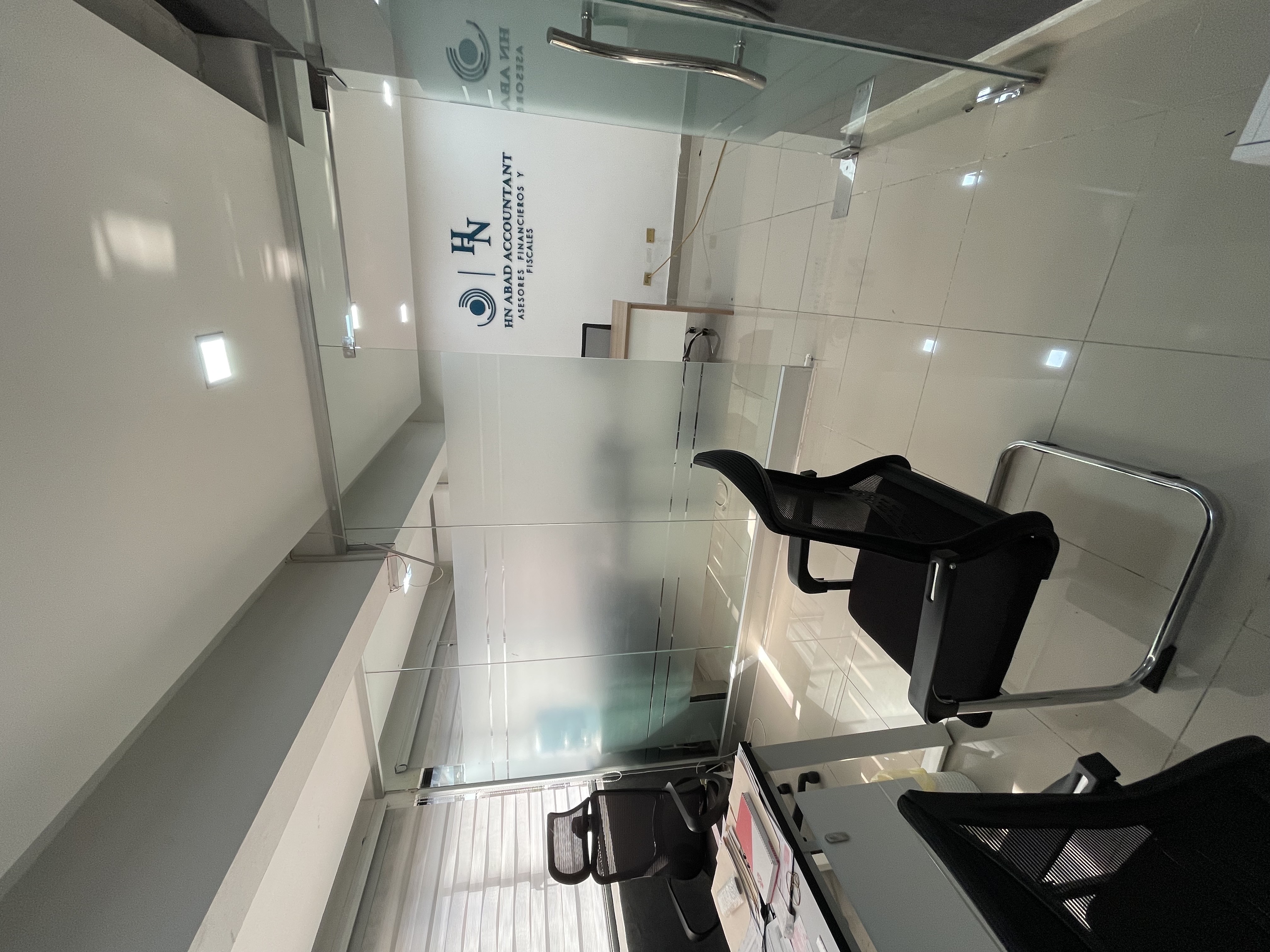 oficinas y locales comerciales - SE ALQUILA LOCAL EN EL MILLON 