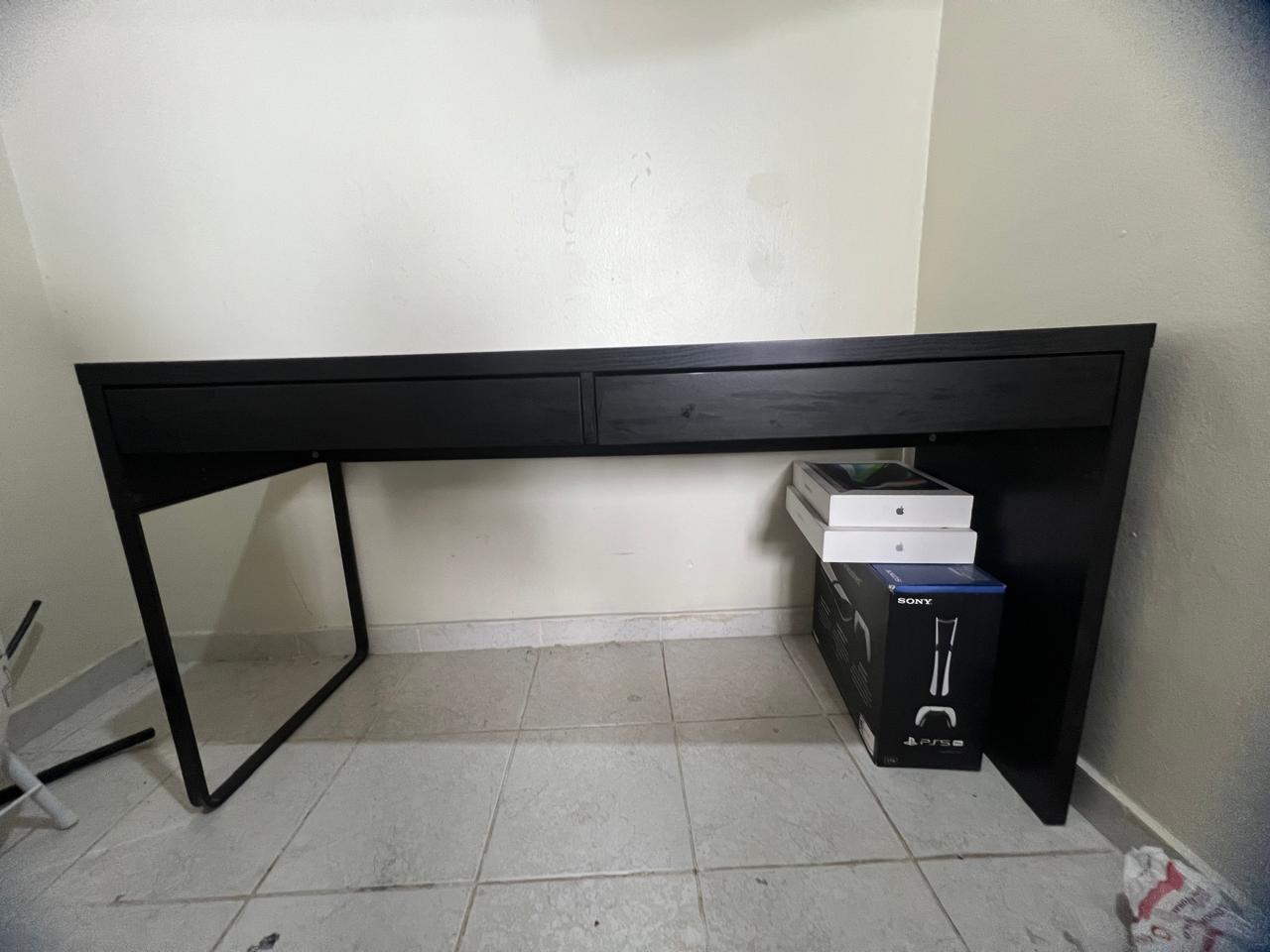 decoración y accesorios - Escritorio de color negro como nuevo 1