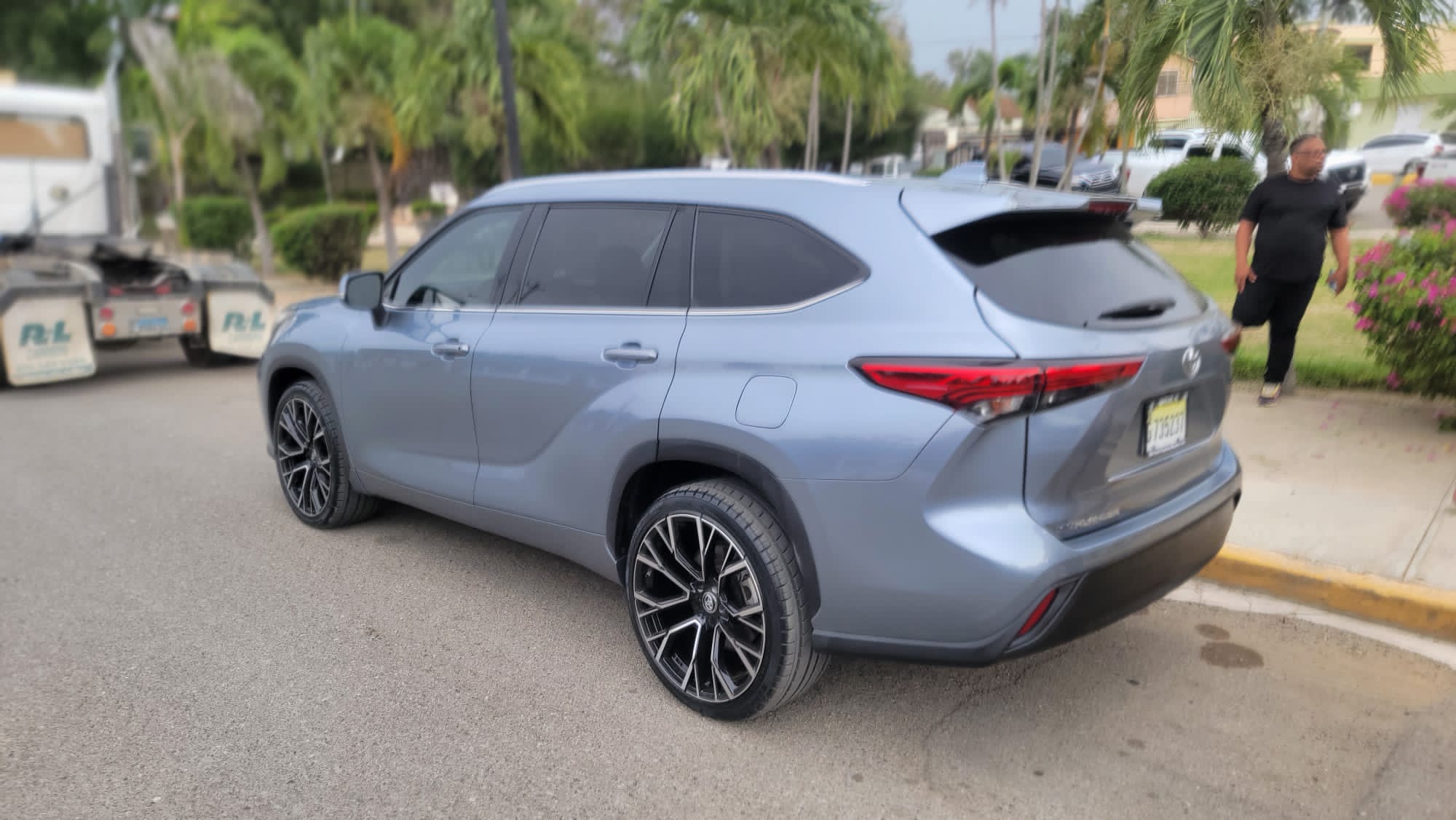 jeepetas y camionetas - Toyota higlander xle 2020 4