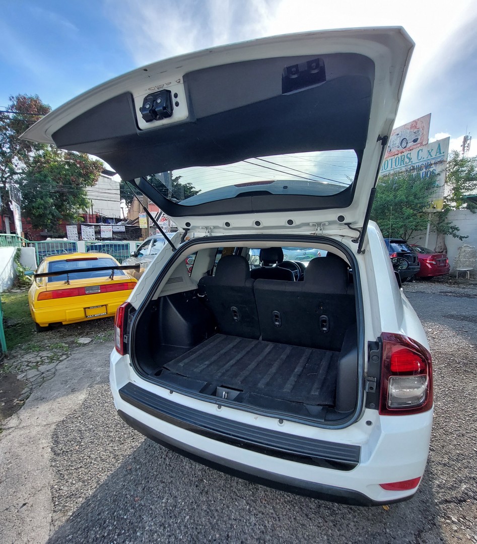 jeepetas y camionetas - Jeep Compass Sport 2015 4