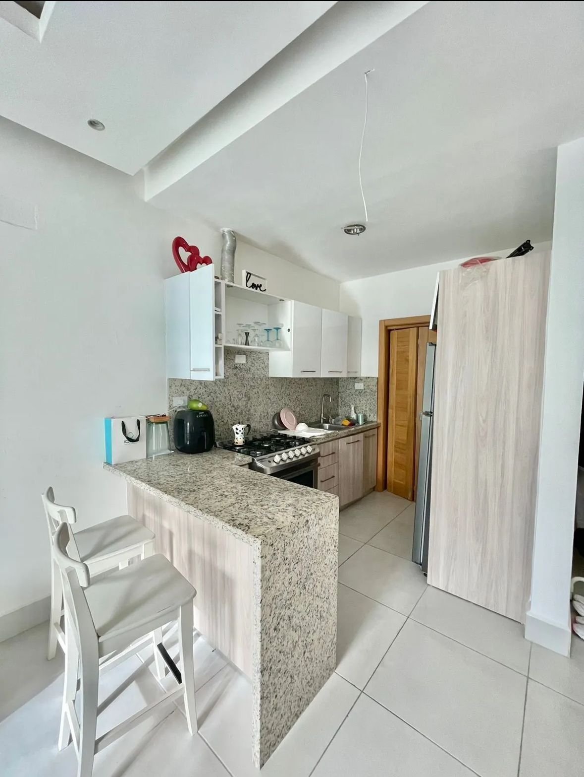 apartamentos - Ideal para Ejecutivo o Pareja lujosa Torre en Bella Vista solo Cliente Directo  7
