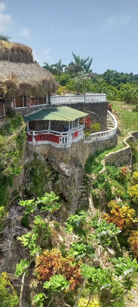 casas vacacionales y villas - casa vacacional vista al mar en el centro del pueblo de Cabrera Nagua  0