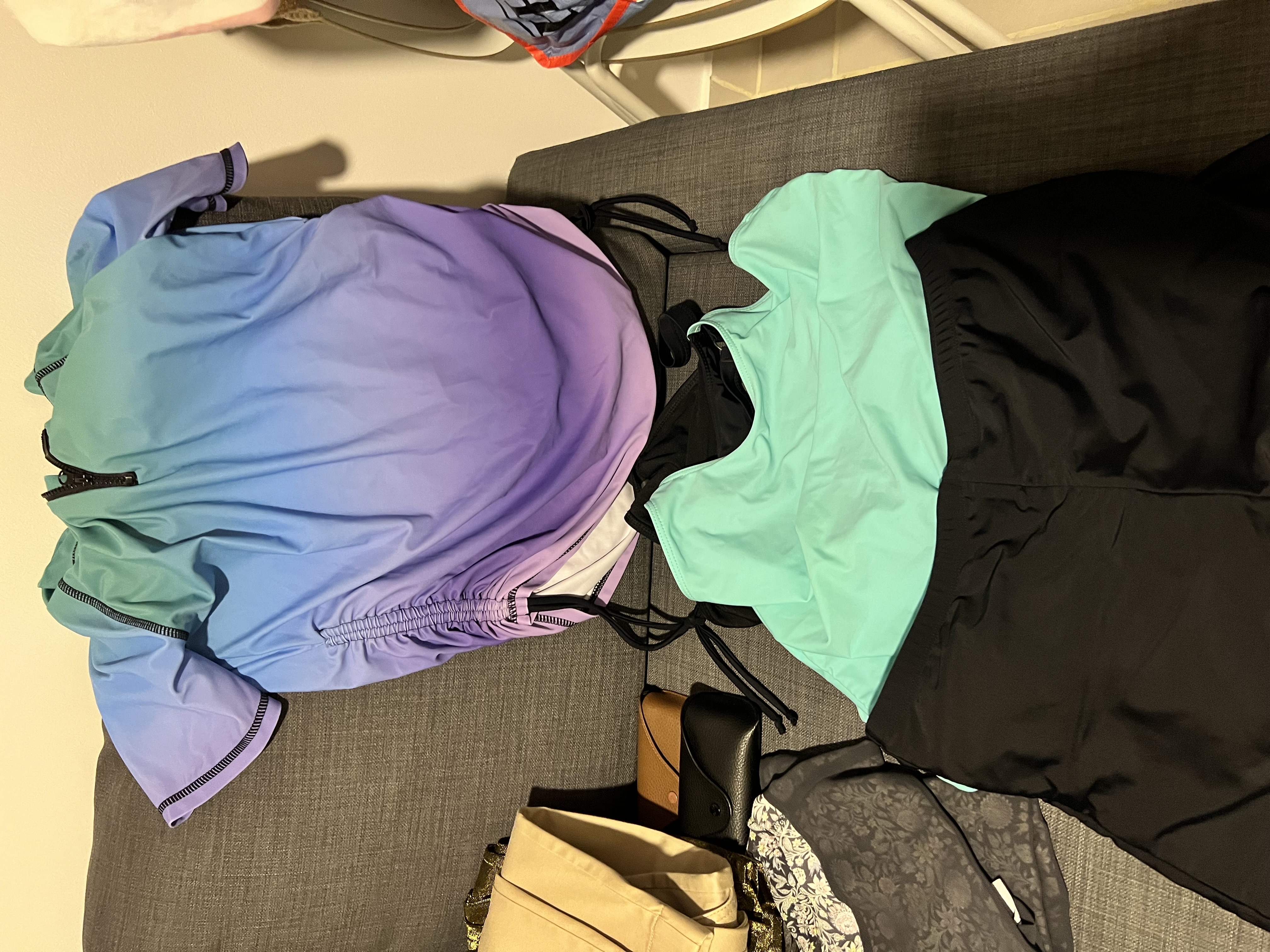 ropa para mujer - Vendo funda de ropa como nueva completa 9