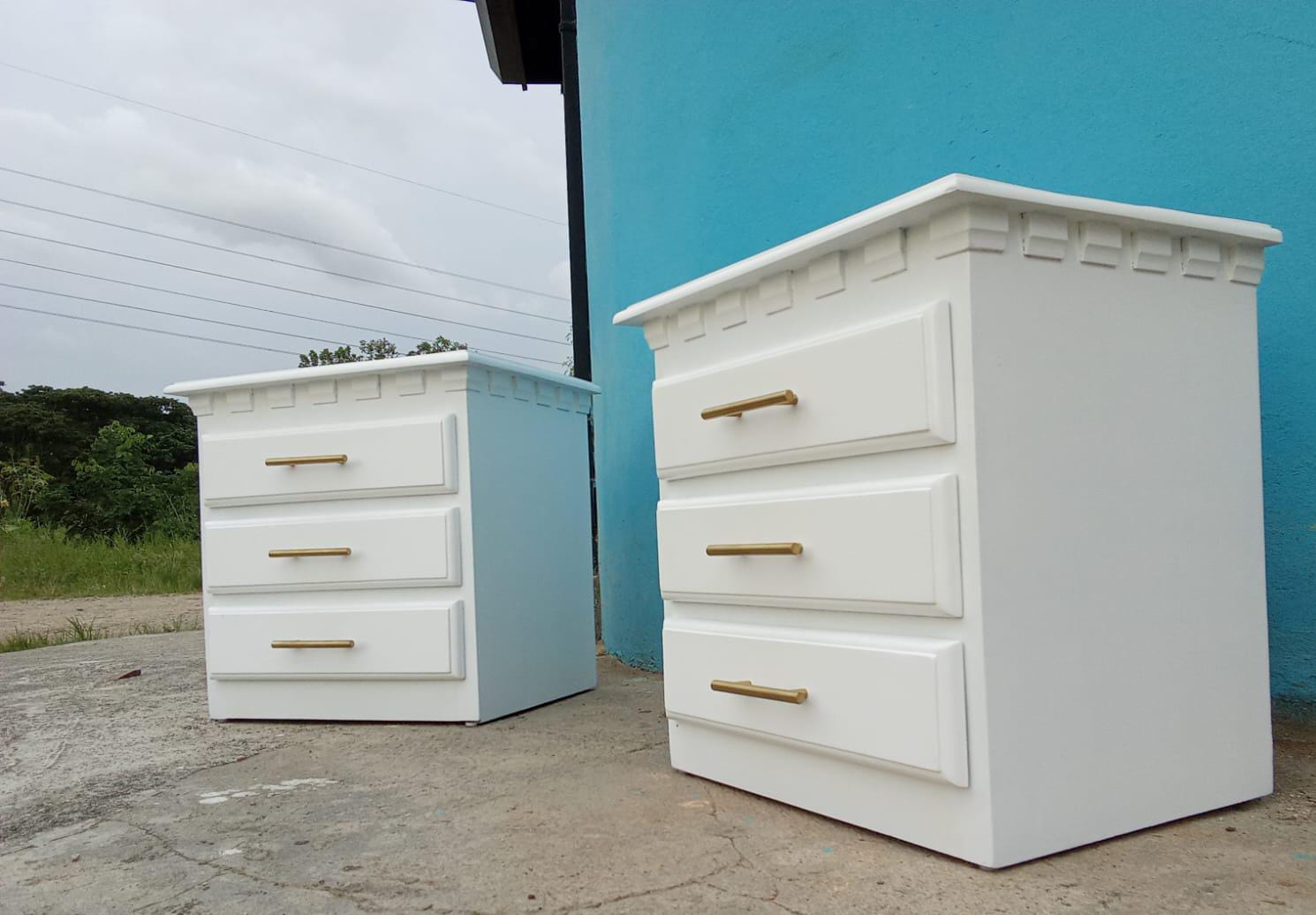 muebles y colchones - Mesa de noche en madera blanca  0