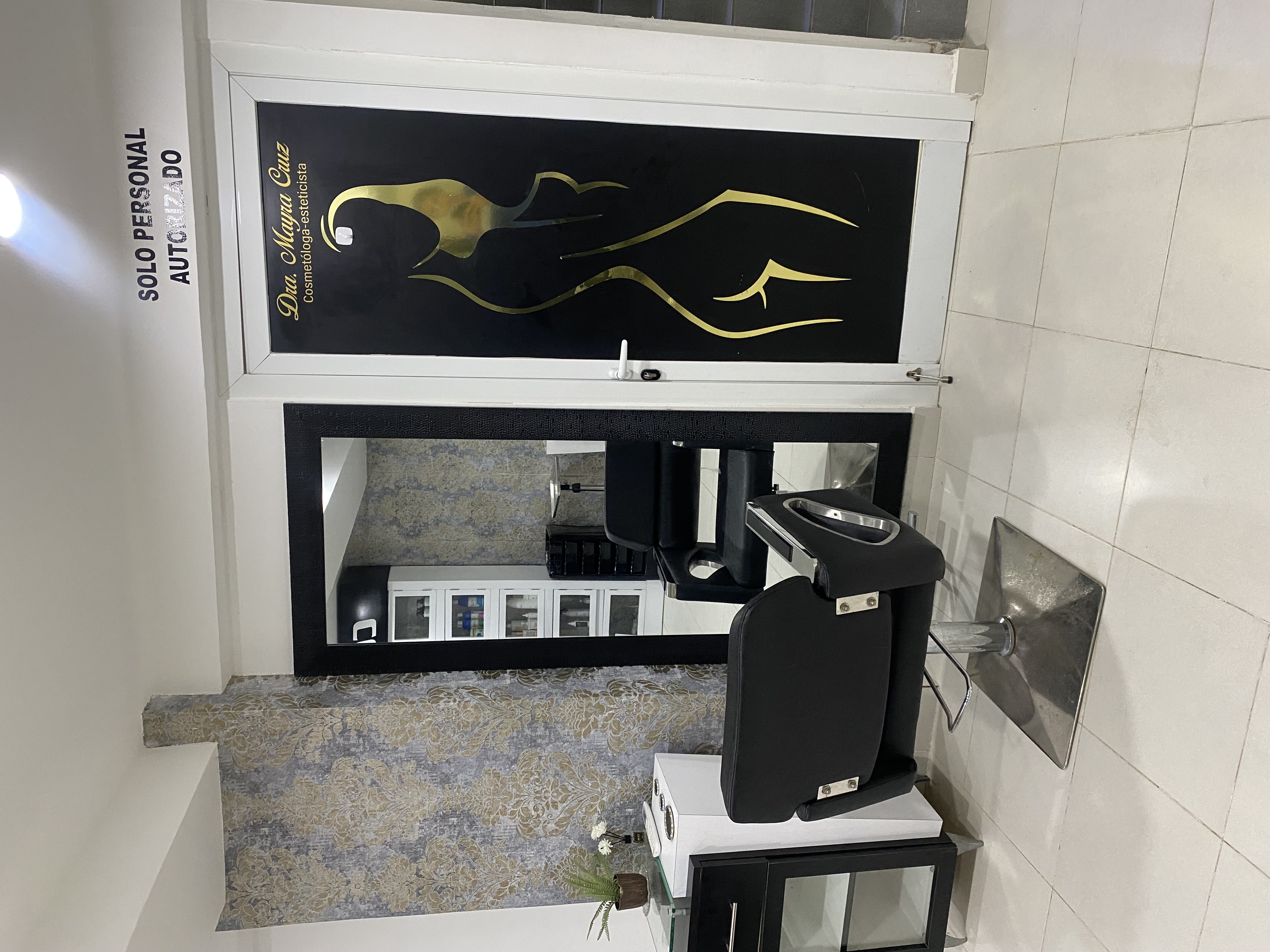 oficinas y locales comerciales - Alquilo salón de belleza completamente equipado  3
