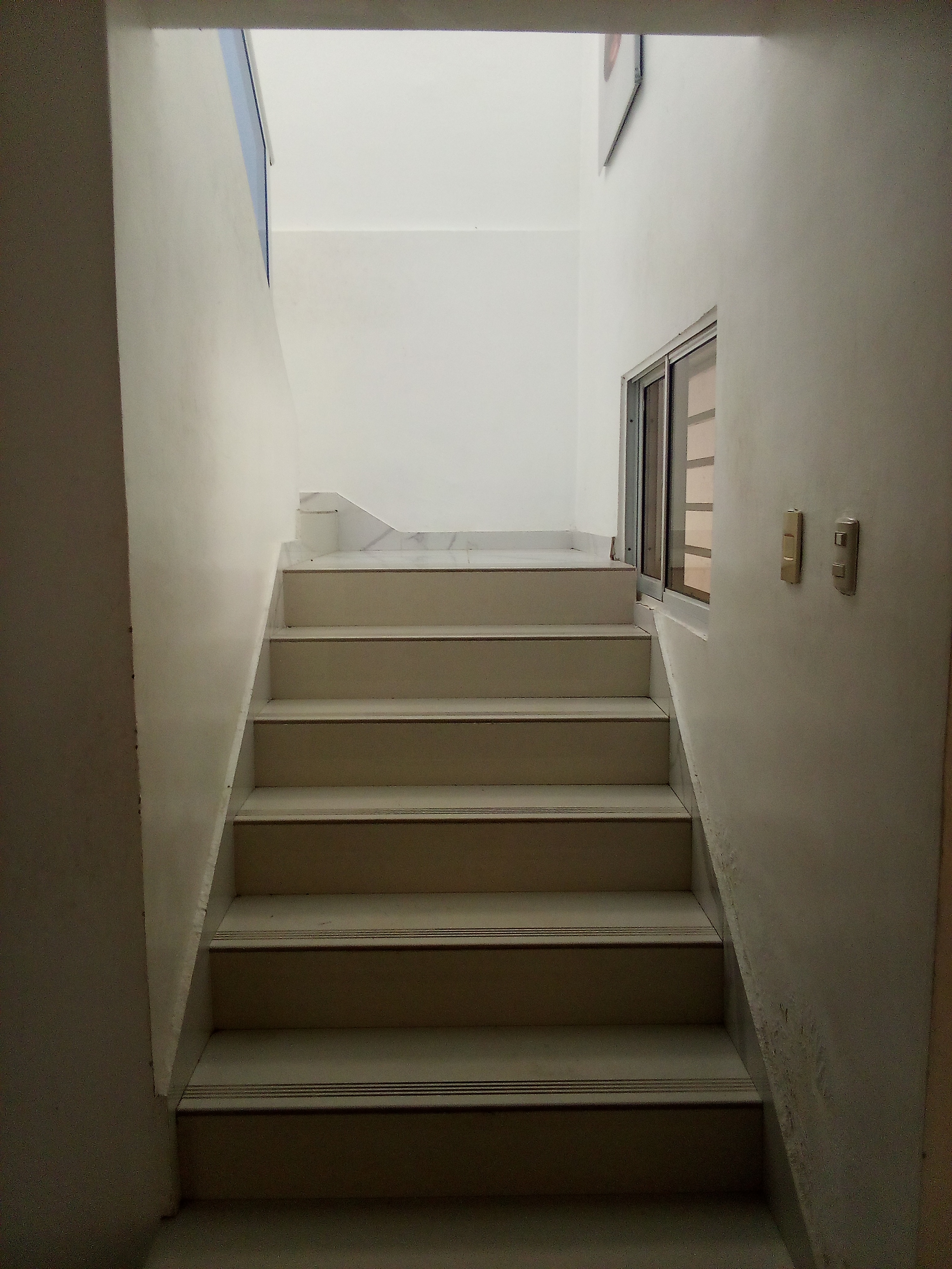 casas - Se vende  casa con 4 habitaciones 6 baño márquecina por motivos de viajes 2