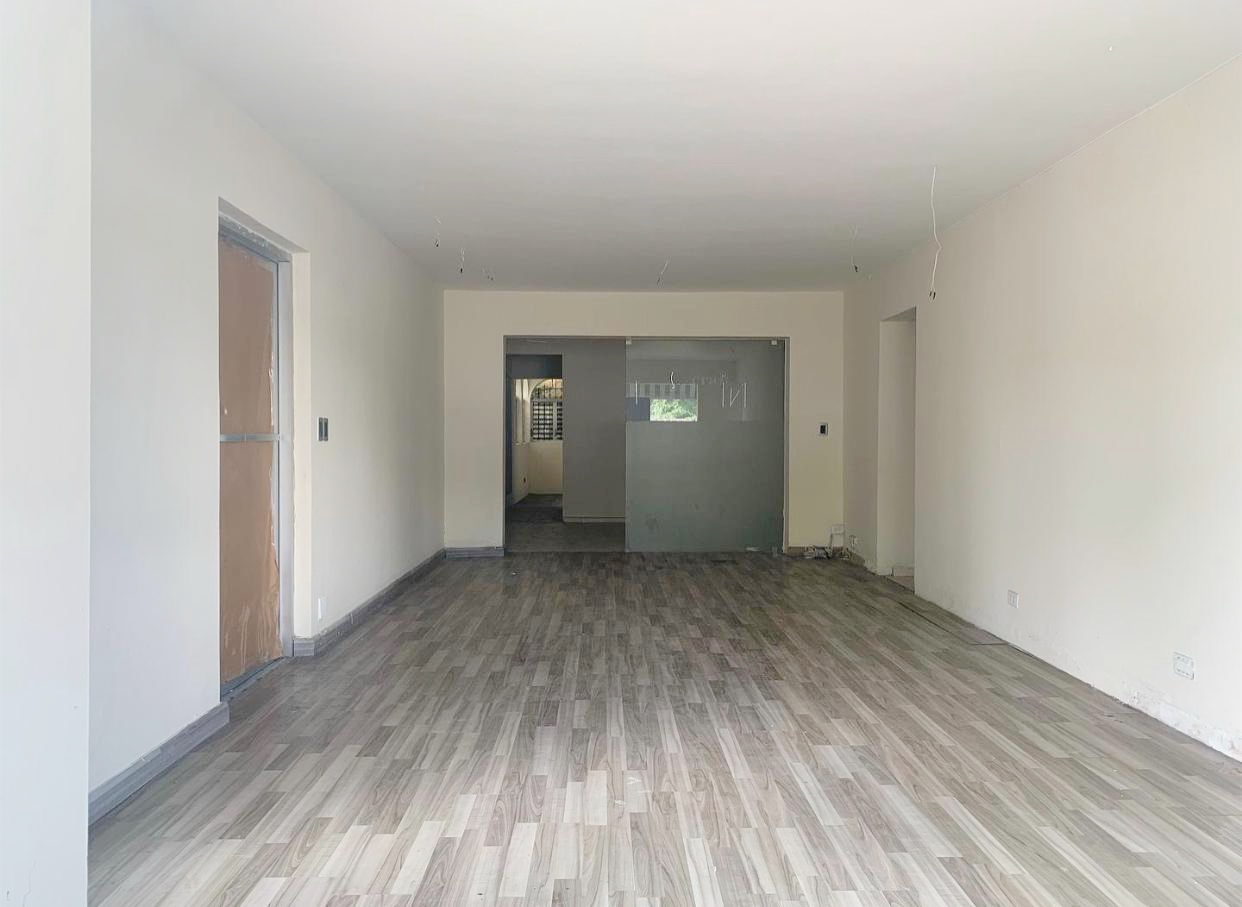 oficinas y locales comerciales - Local en Evaristo morales  2