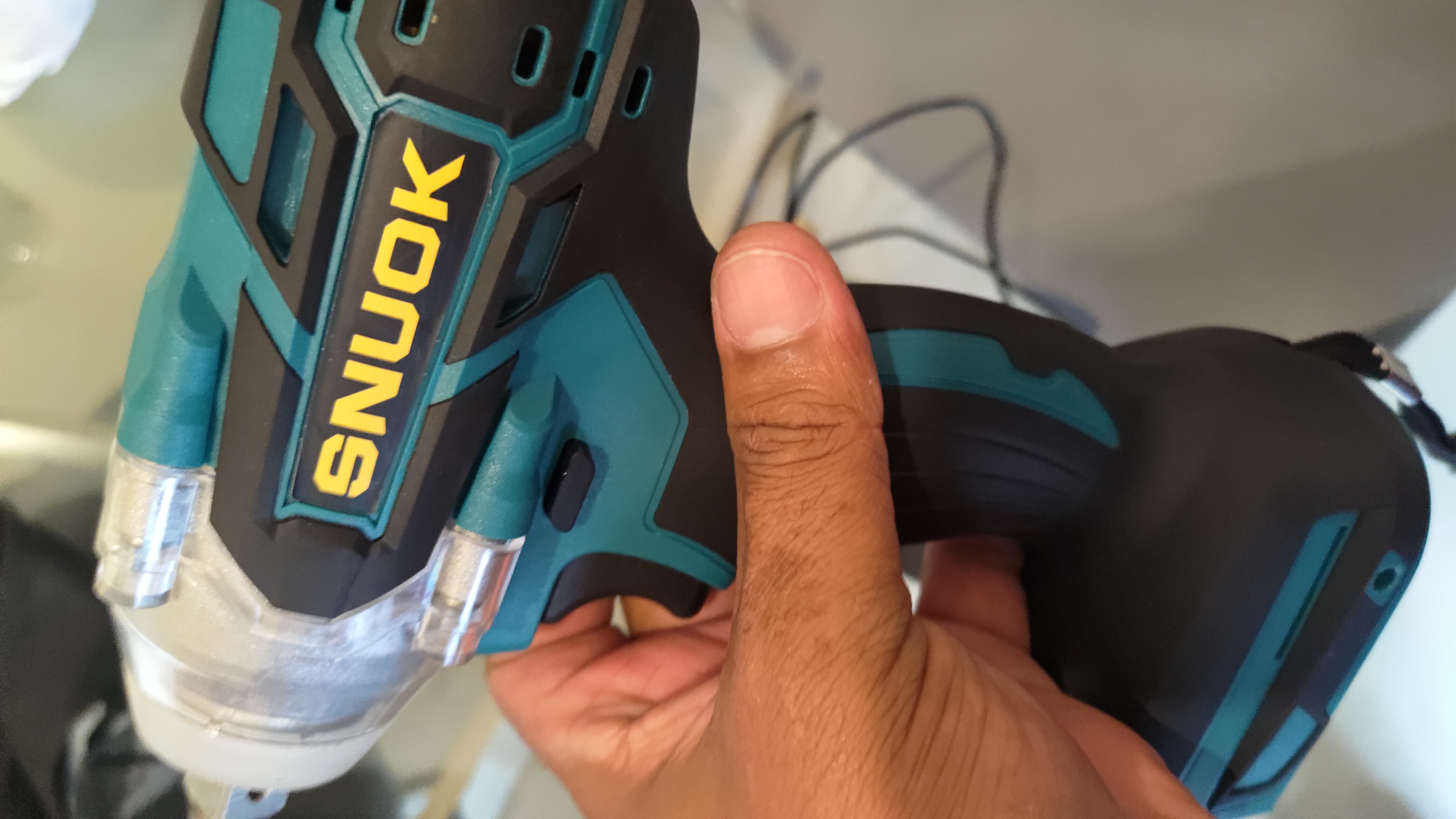 electrodomesticos - Vendo llave de impacto nueva con una batería y cargador 7