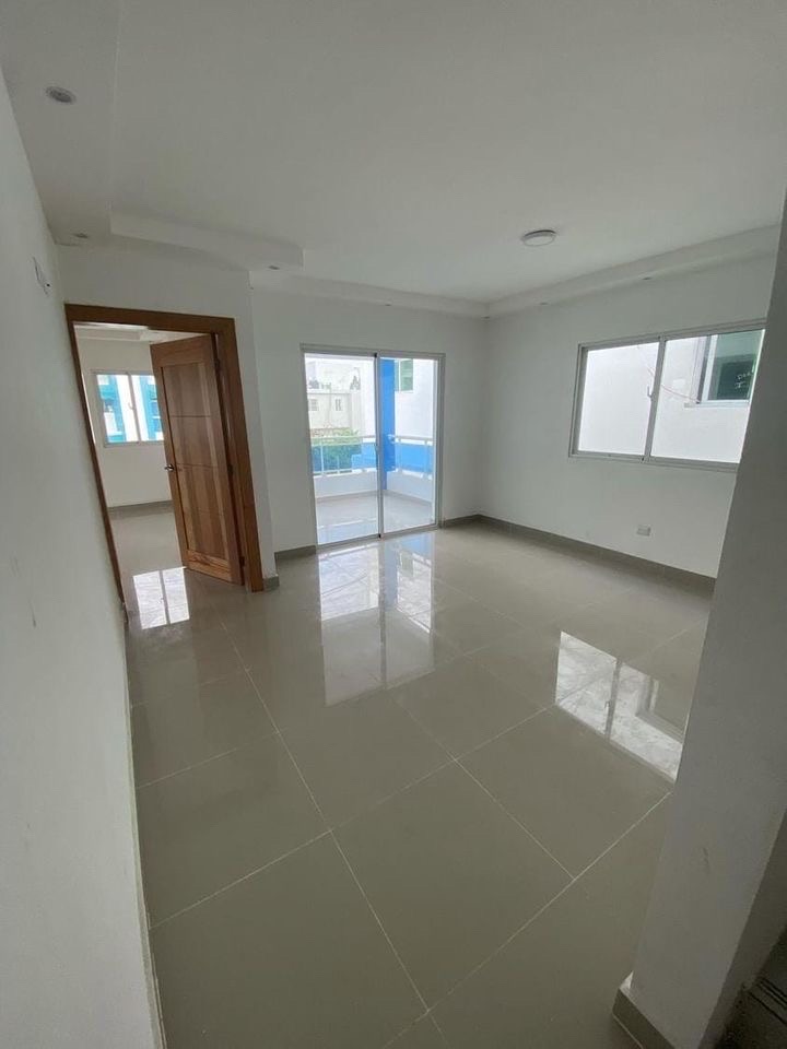 casas - venta de casa con jacuzzi en la autopista de san isidro Santo Domingo este  4
