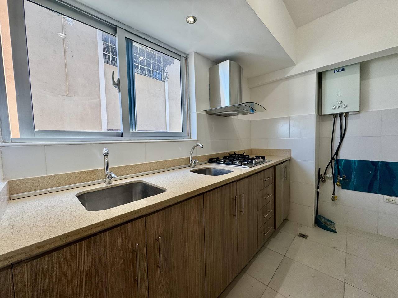 apartamentos - Vendo hermoso y moderno penthouse remodelado 5 hab 2