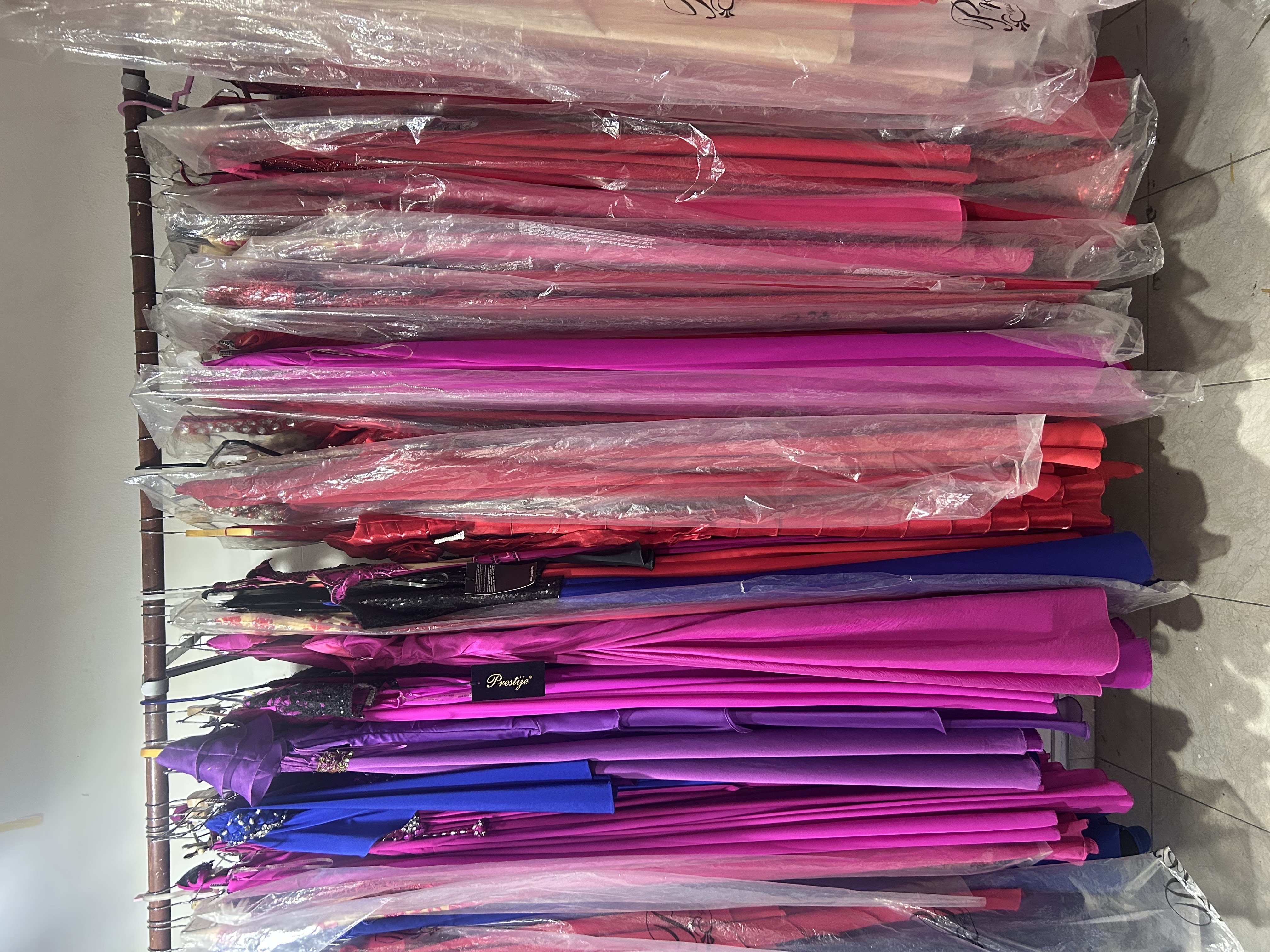 ropa para mujer - Liquidación De Vestidos De Gala y Cortos 3