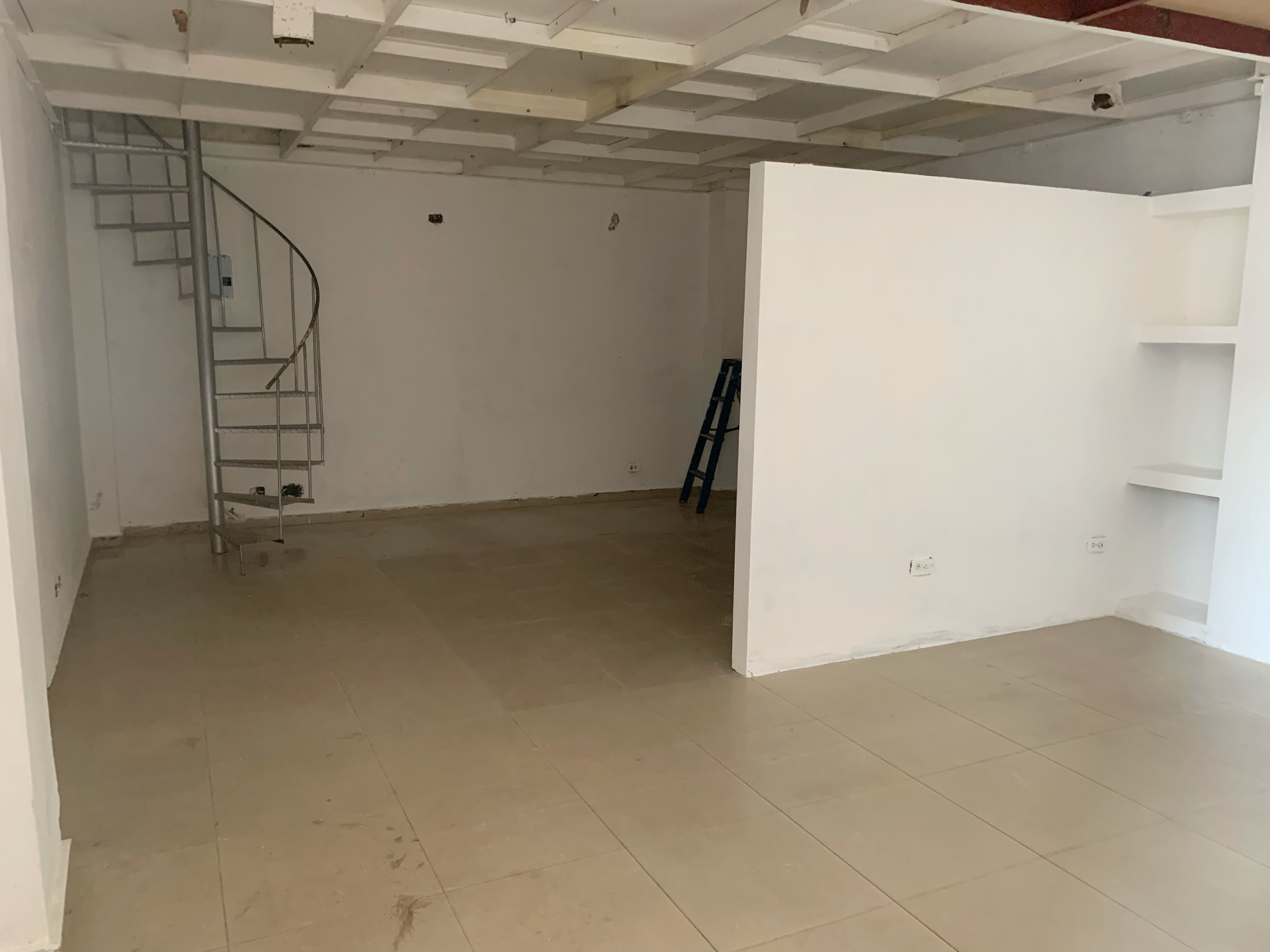 oficinas y locales comerciales - Alquiler local en el Millon 2