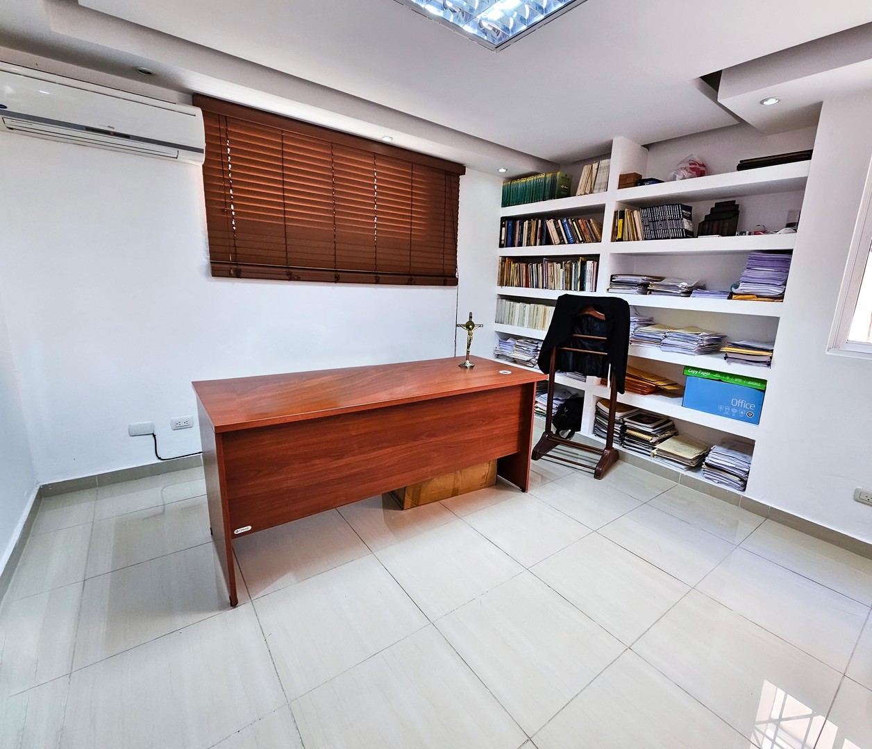 oficinas y locales comerciales - Naco local comercial 1er nivel 113m2  6