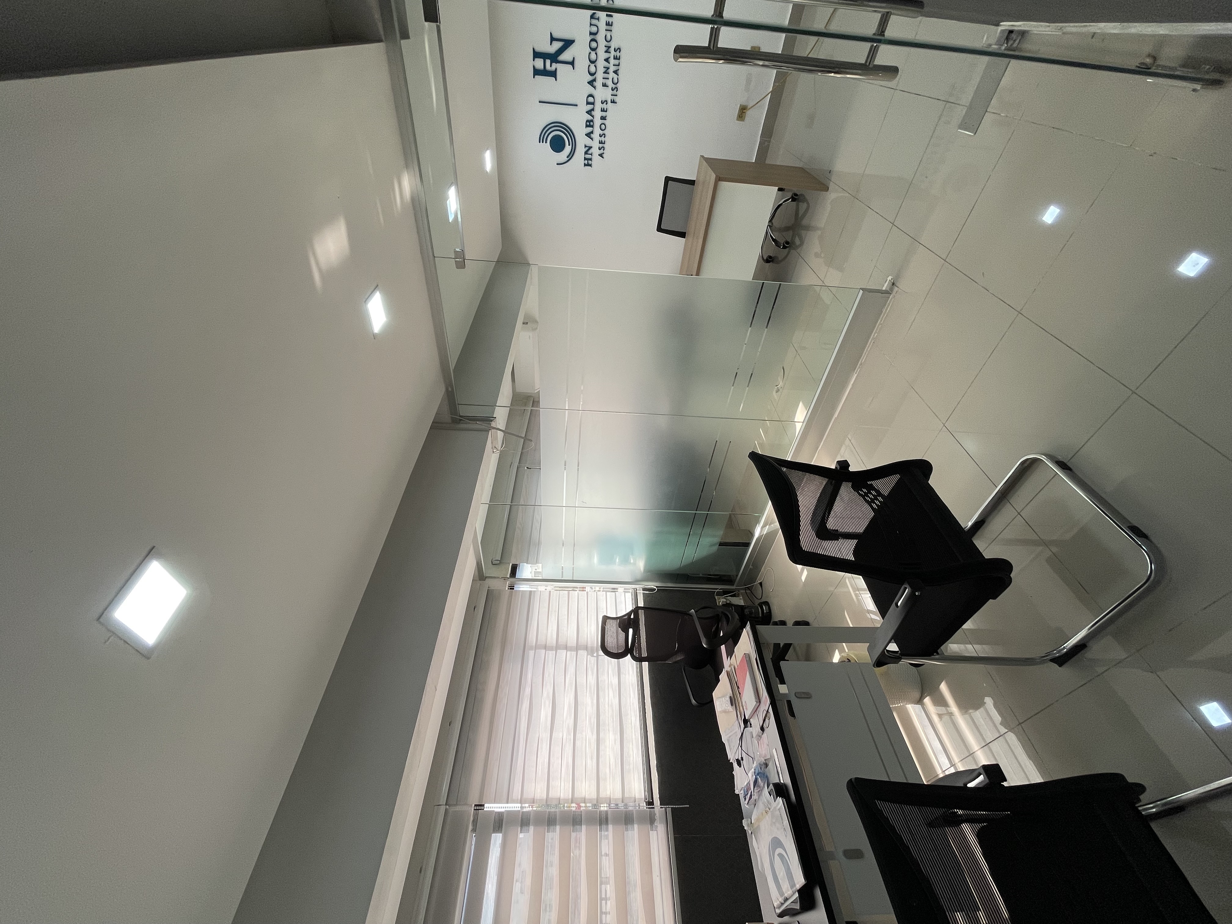 oficinas y locales comerciales - SE ALQUILA LOCAL EN EL MILLON  1