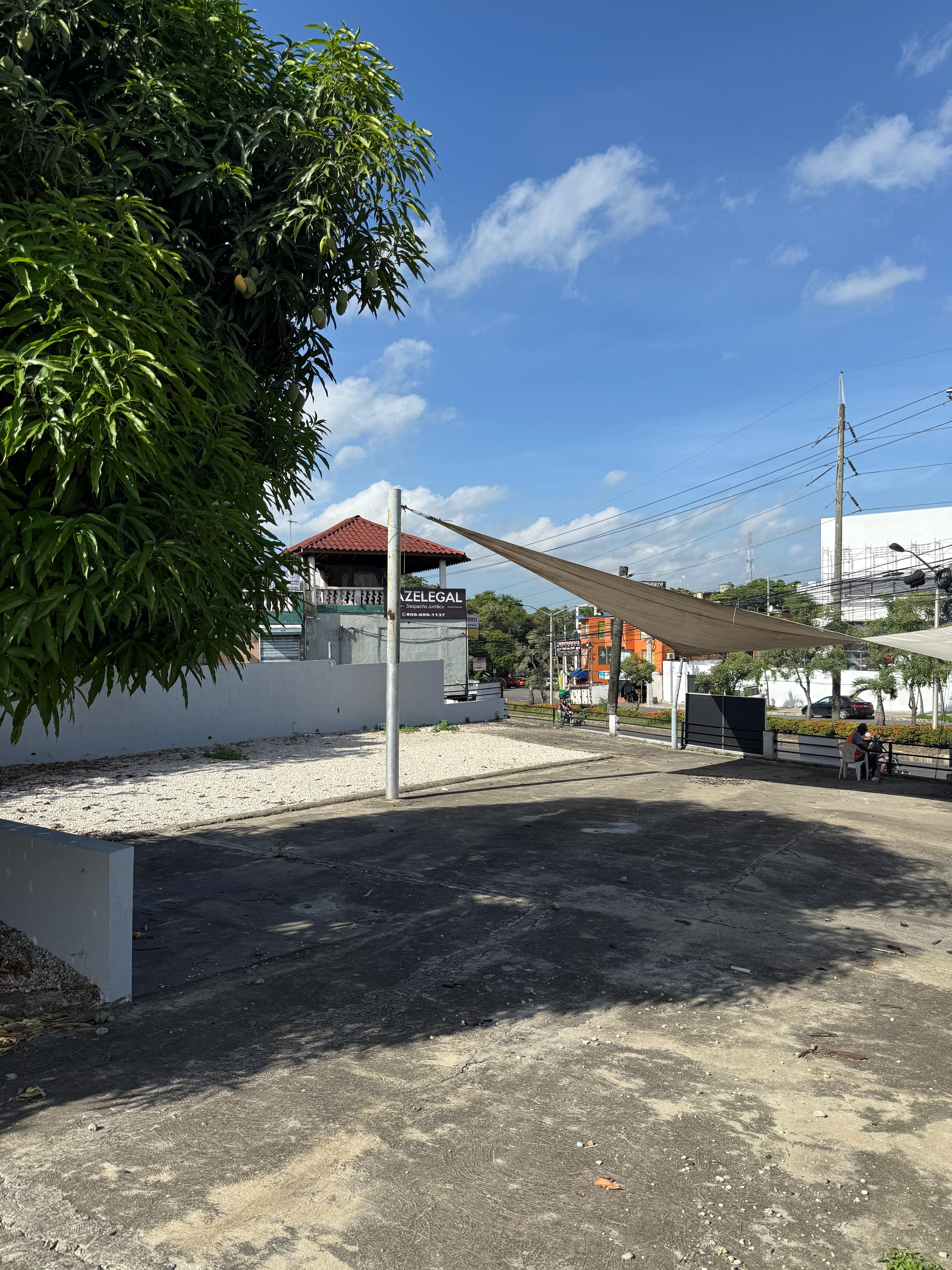 oficinas y locales comerciales - 🏡 *EN VENTA - Propiedad Comercial Estratégica* 📍 1